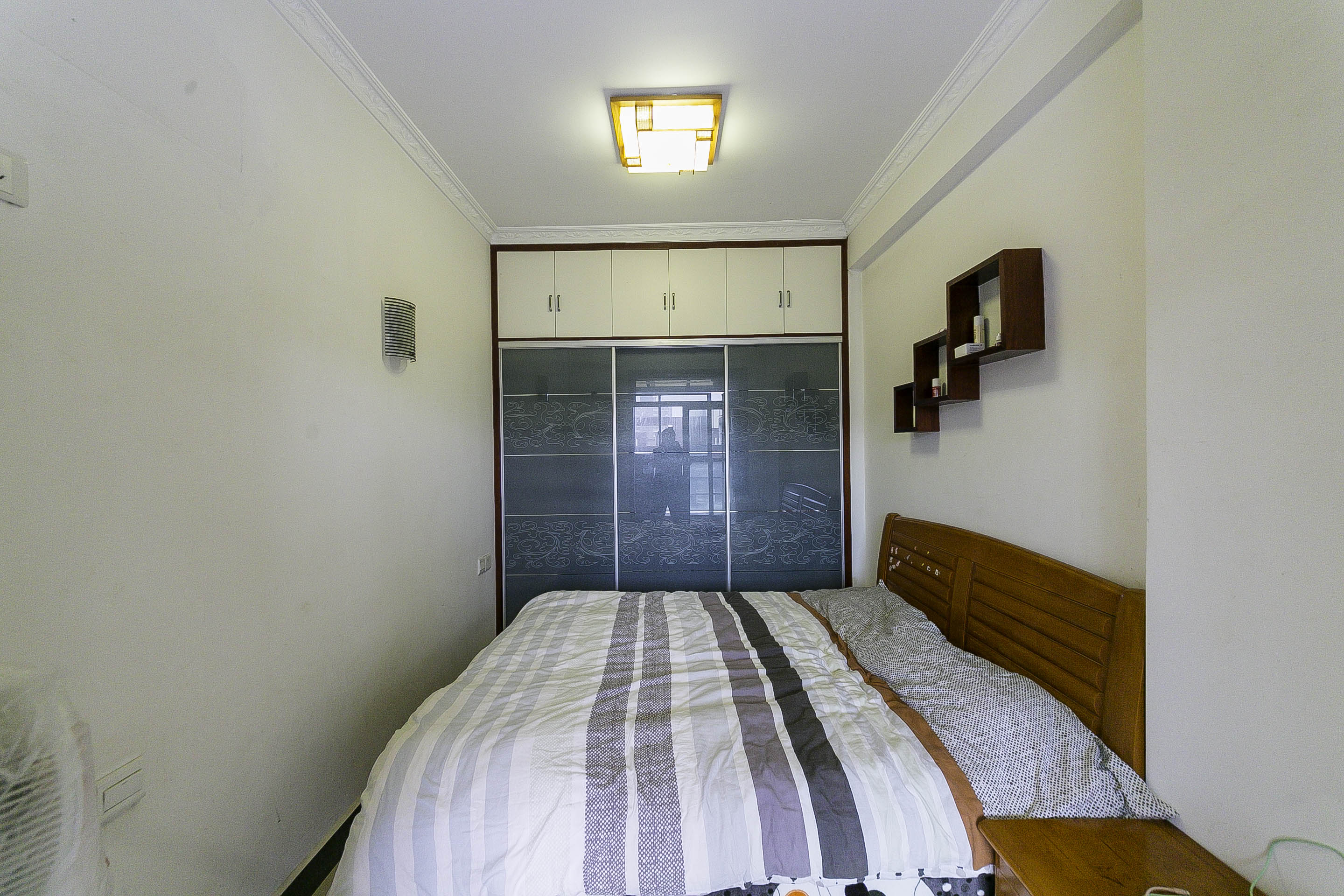 鑫远湘府华城  4室2厅1卫    150.0万 鑫远湘府华城  4室2厅1卫    150.0万卧室