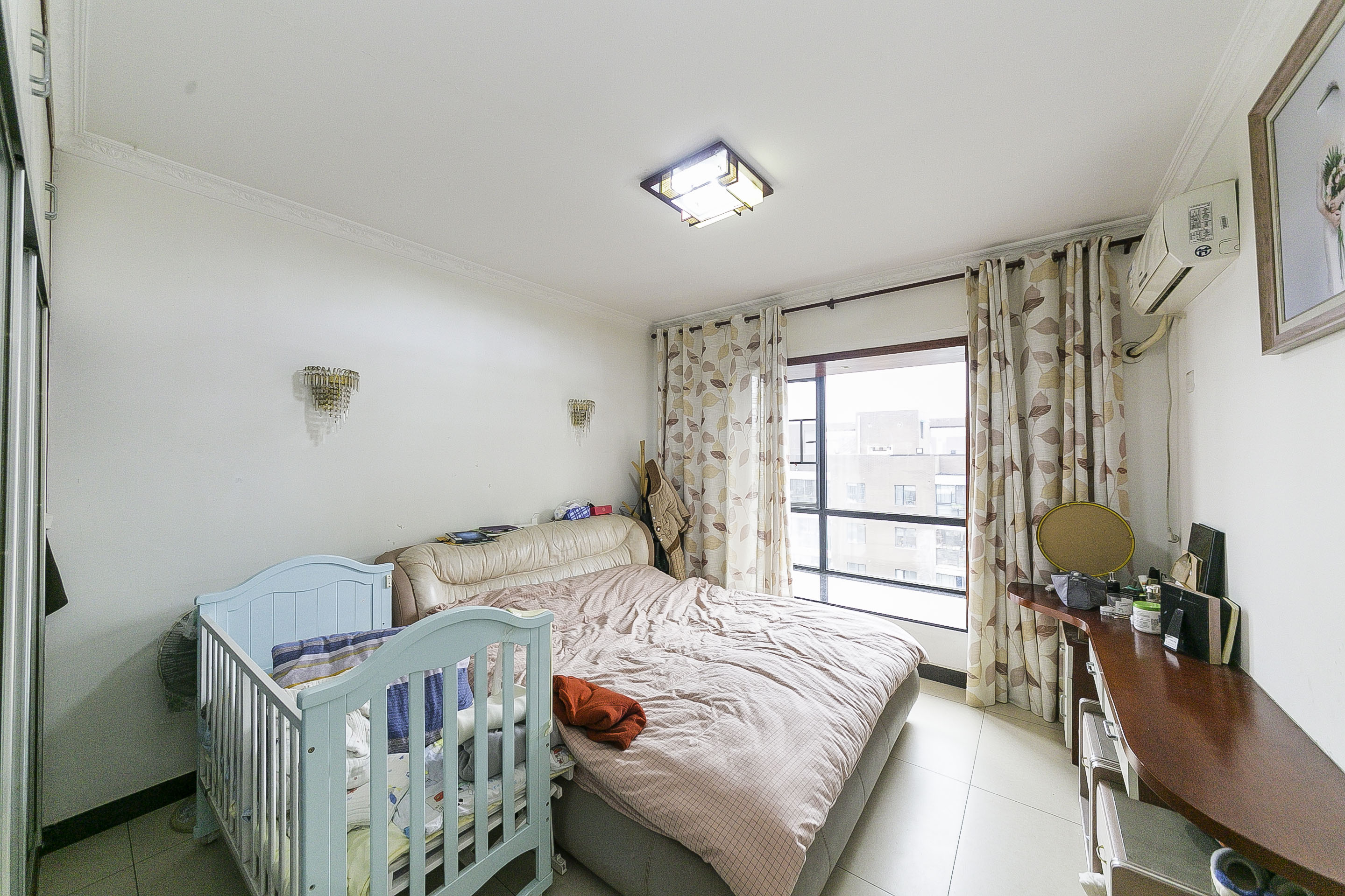 鑫远湘府华城  4室2厅1卫    150.0万 鑫远湘府华城  4室2厅1卫    150.0万卧室