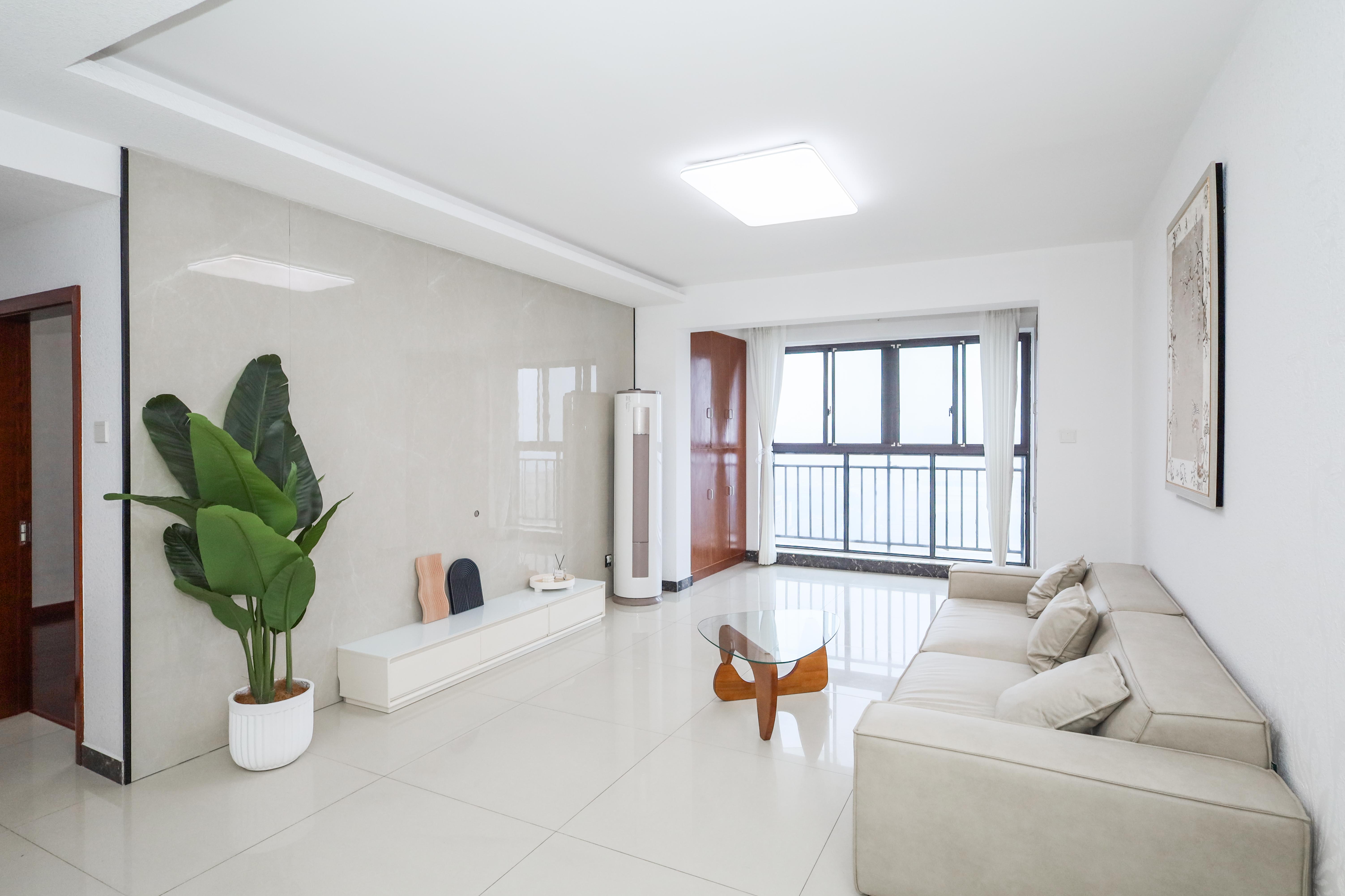 保利麓谷林语F区  3室2厅1卫    113.9万客厅