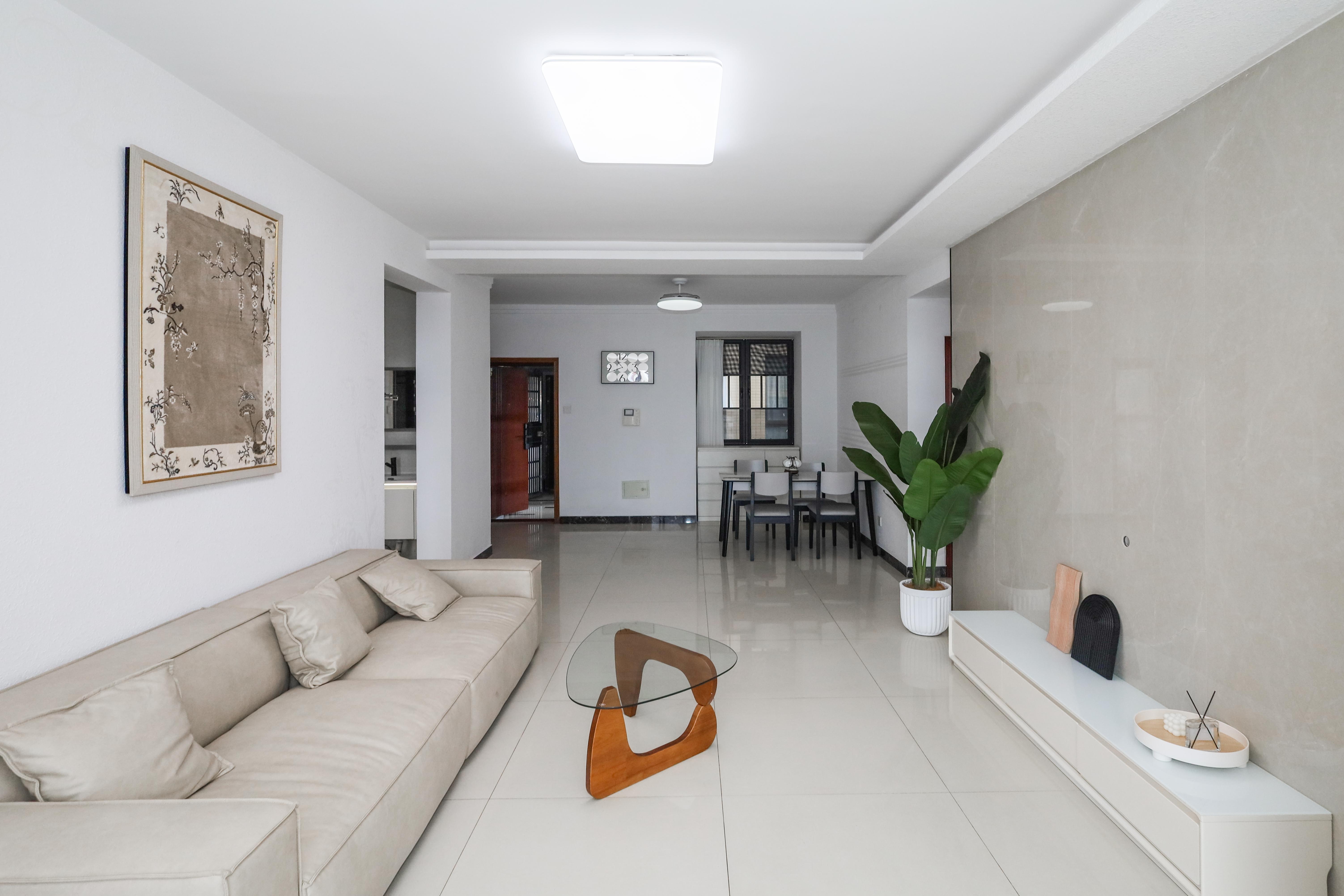 保利麓谷林语F区  3室2厅1卫    113.9万客厅