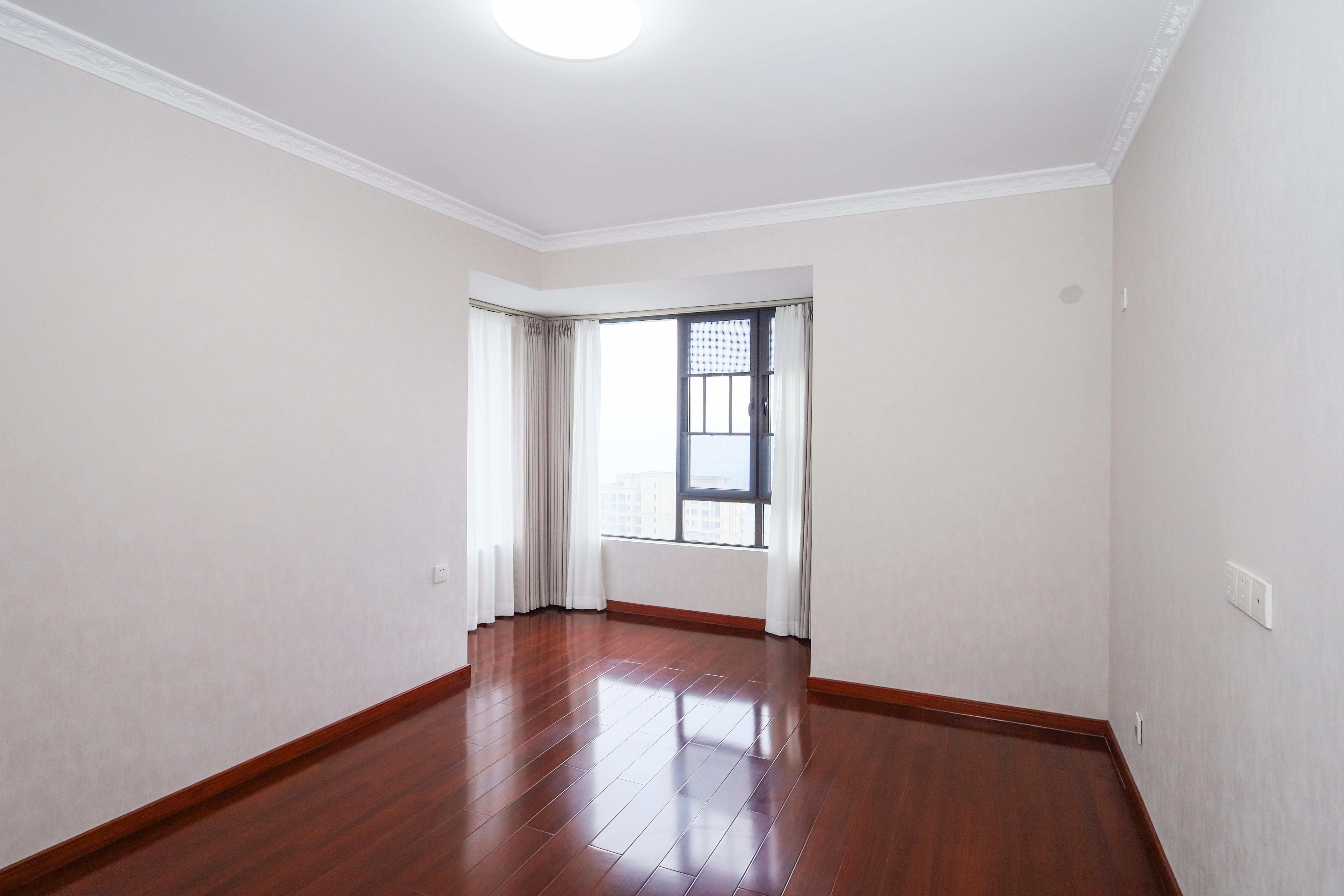 保利麓谷林语F区  3室2厅1卫    113.9万卧室