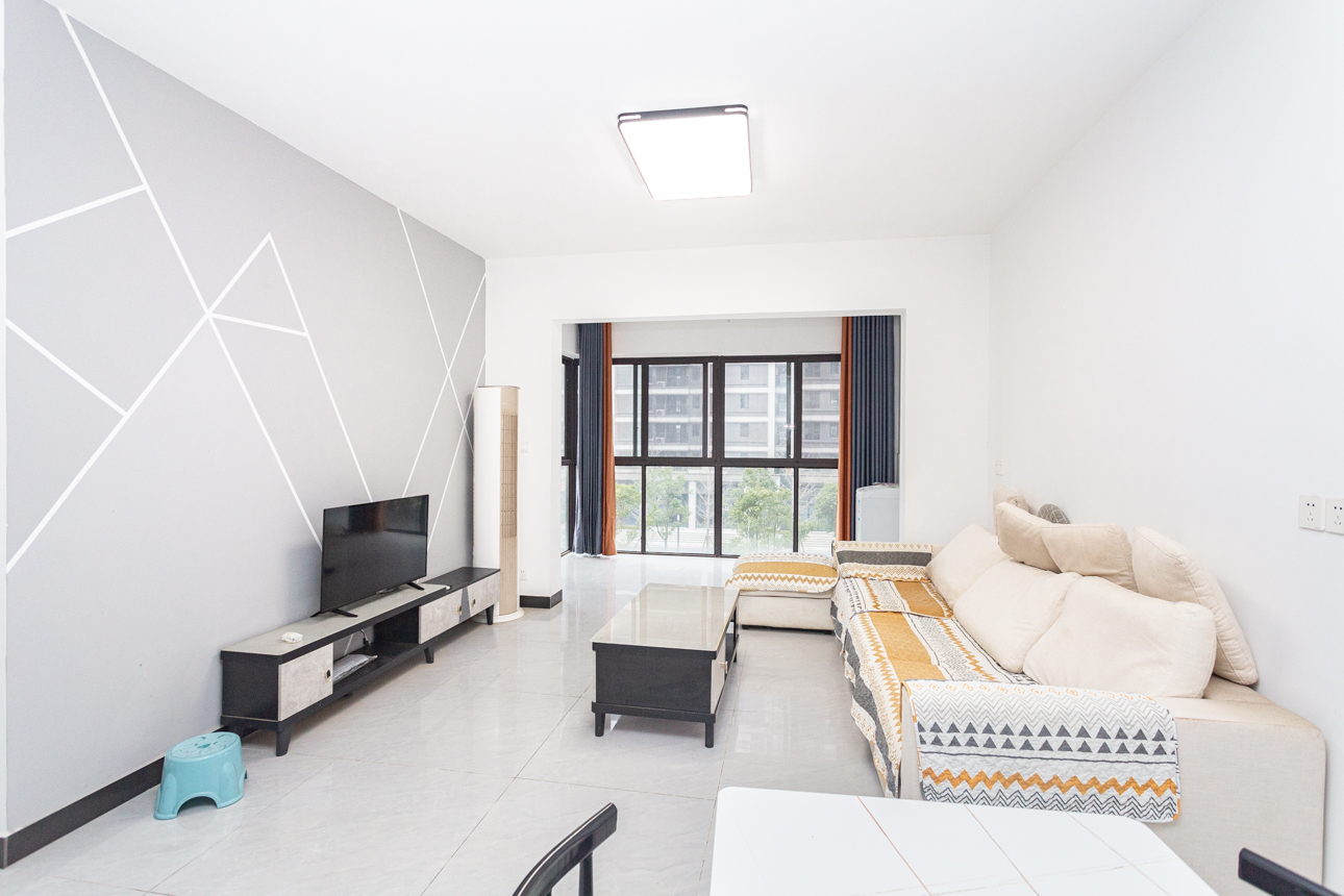 长燃润和天地（长润小区印湘江）  4室2厅2卫    100.0万客厅