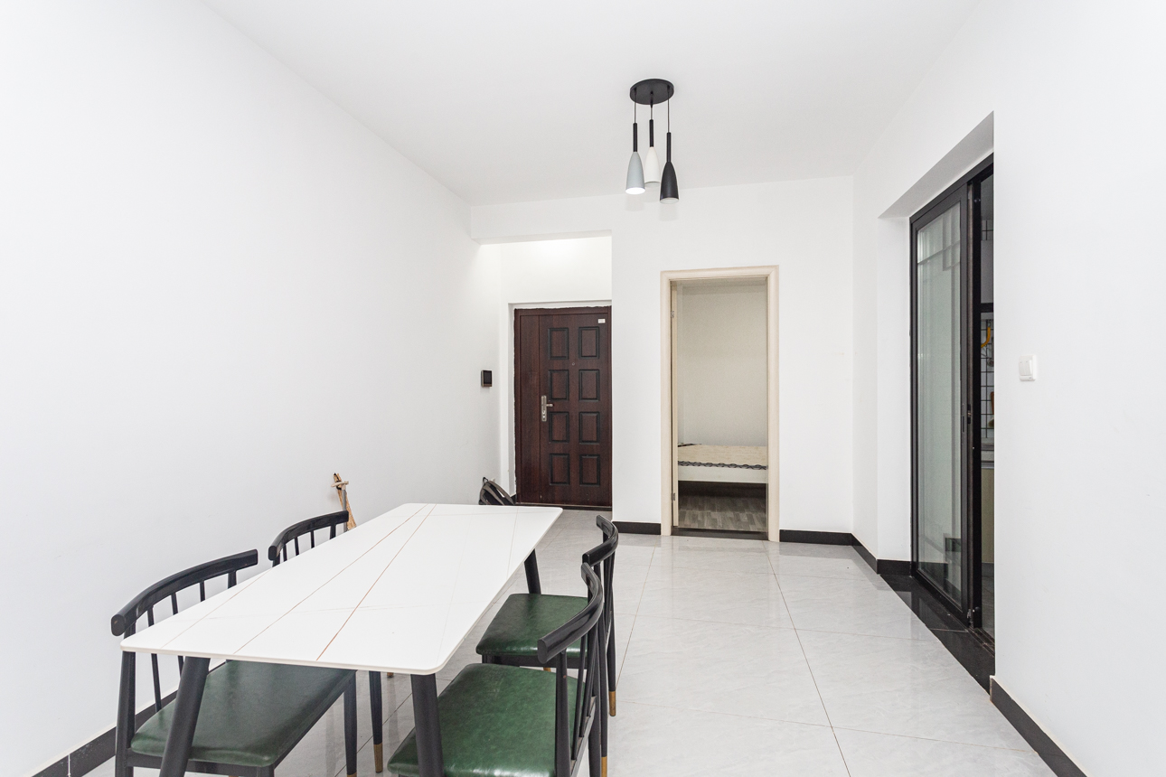 长燃润和天地（长润小区印湘江）  4室2厅2卫    100.0万客厅