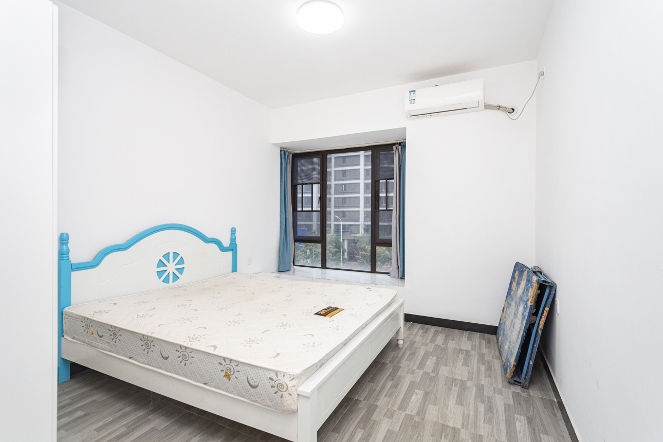 长燃润和天地（长润小区印湘江）  4室2厅2卫    100.0万卧室