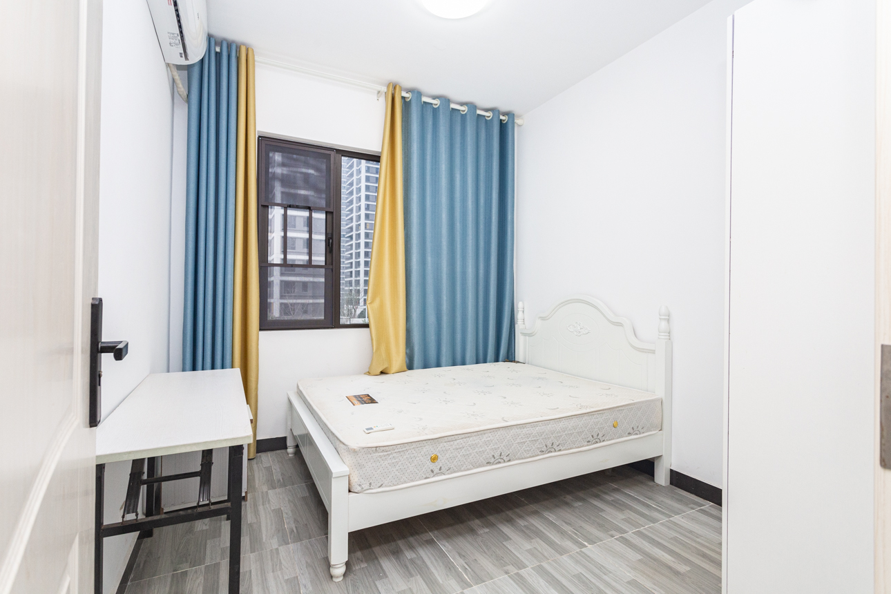 长燃润和天地（长润小区印湘江）  4室2厅2卫    100.0万卧室