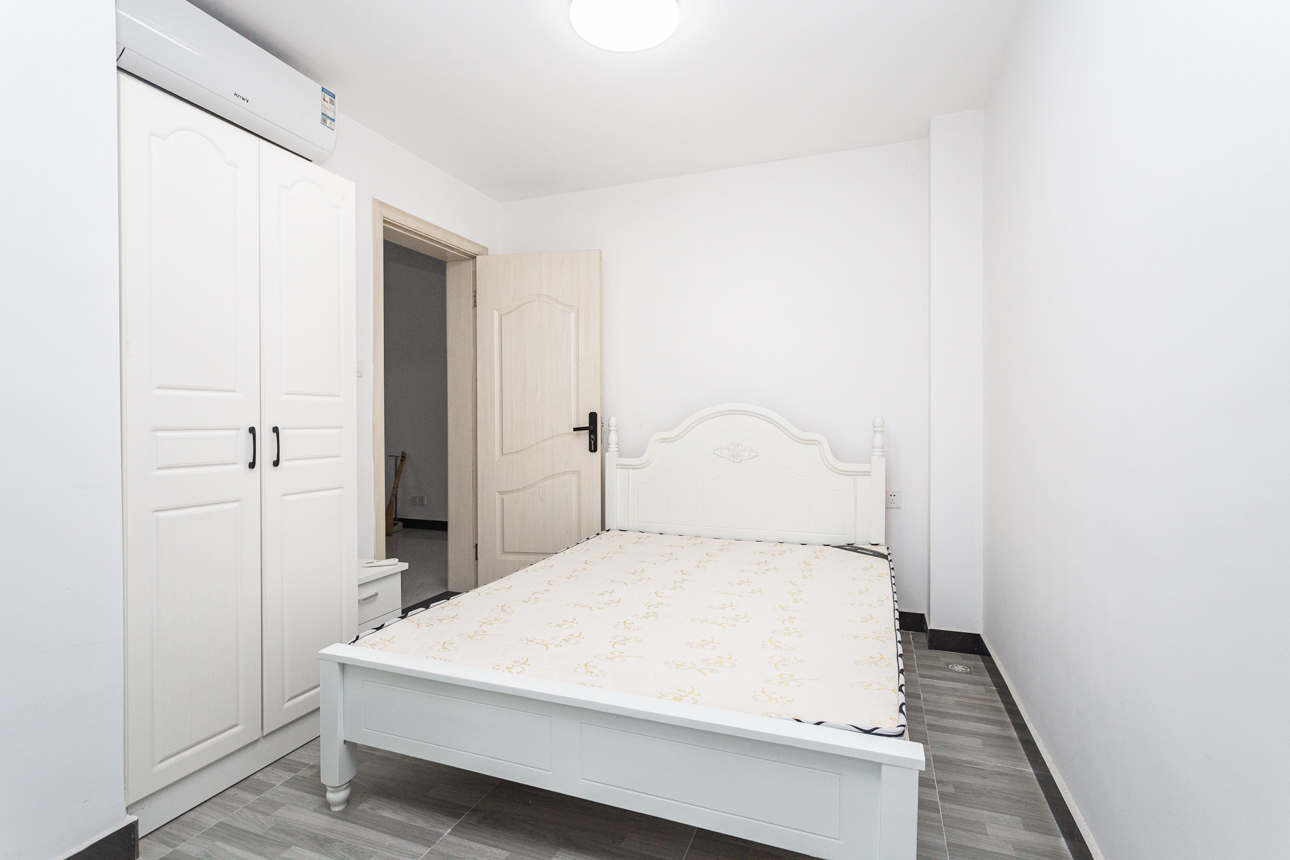 长燃润和天地（长润小区印湘江）  4室2厅2卫    100.0万卧室