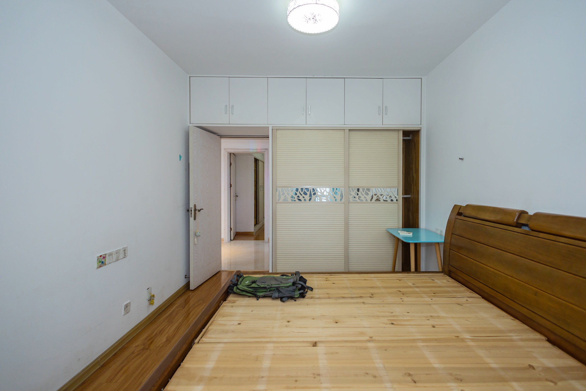 恒广国际景园一二区 2室2厅1卫 55.8万 恒广国际景园一二区 2室2厅1卫 55.8万卧室