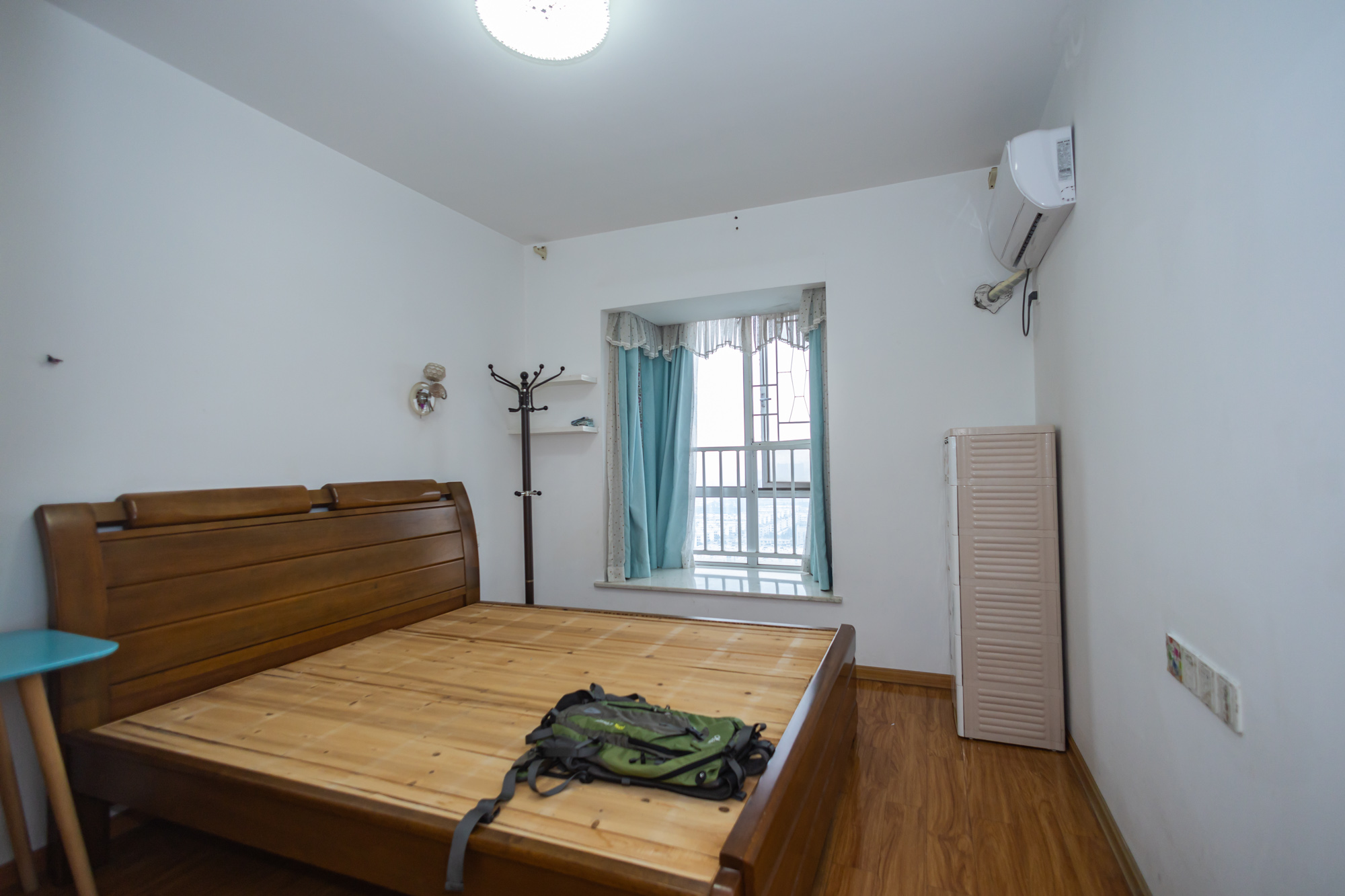 恒广国际景园一二区 2室2厅1卫 55.8万 恒广国际景园一二区 2室2厅1卫 55.8万卧室