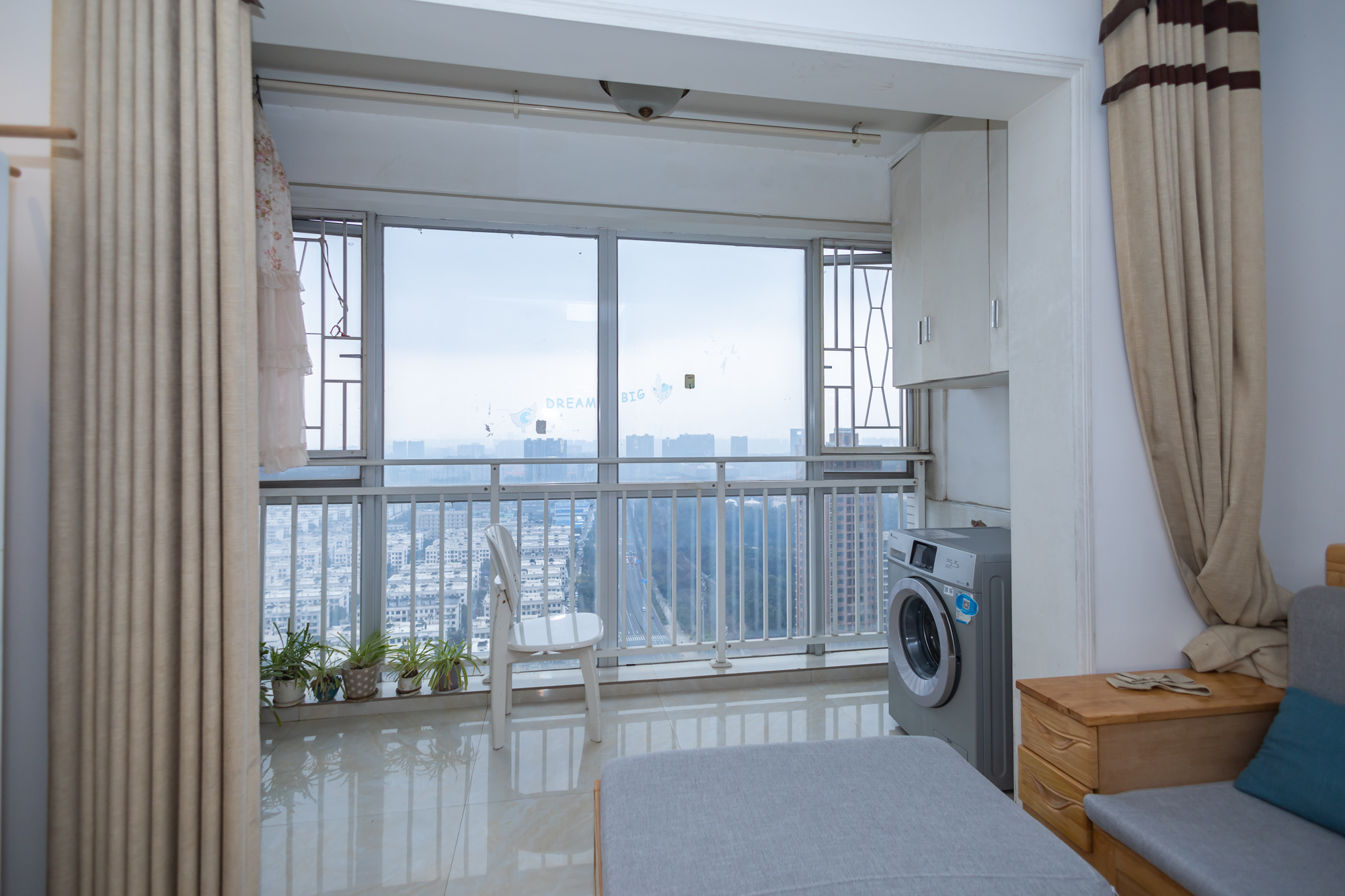 恒广国际景园一二区 2室2厅1卫 55.8万 恒广国际景园一二区 2室2厅1卫 55.8万阳台