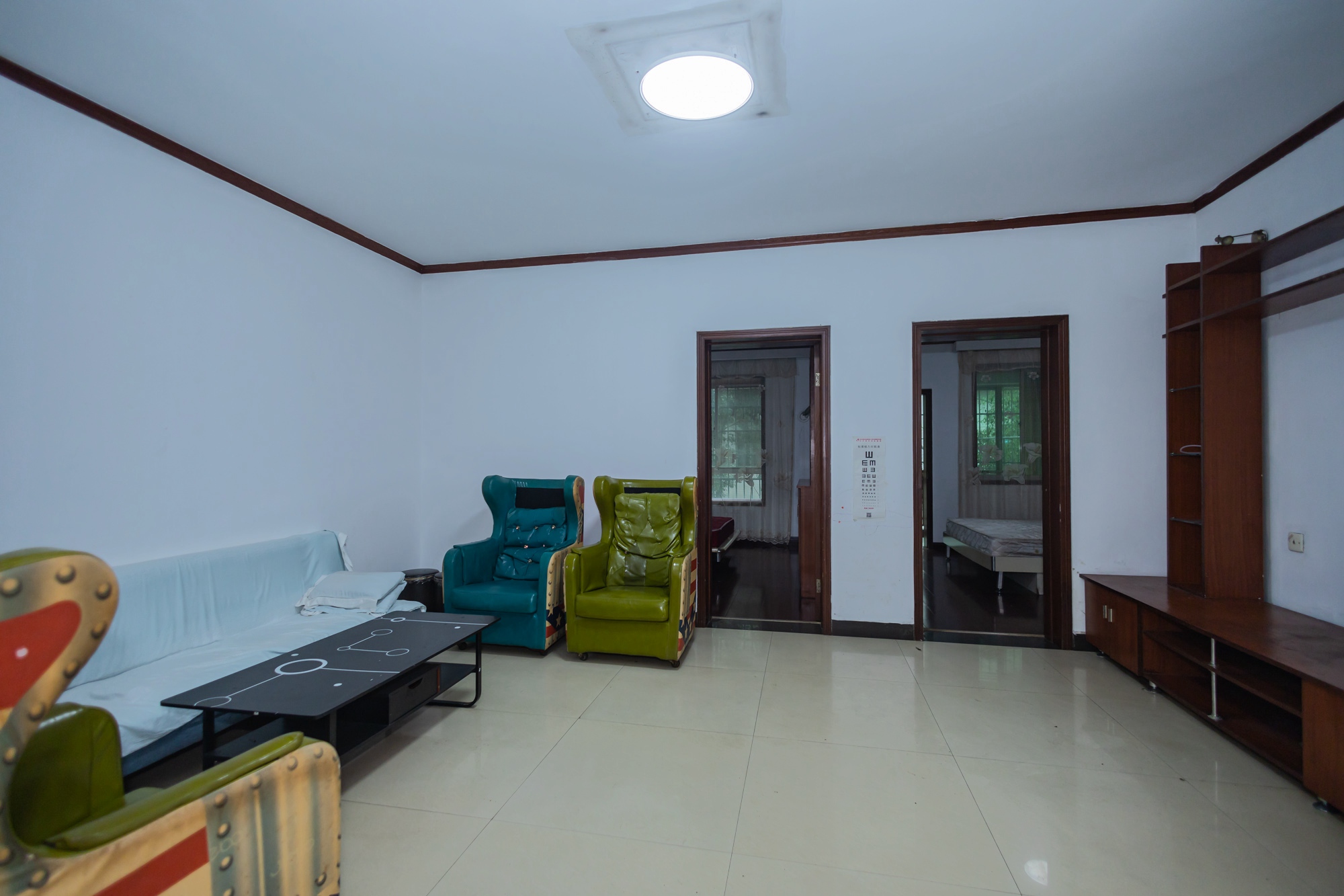 中南汽车世界  2室2厅1卫    32.0万 中南汽车世界  2室2厅1卫    32.0万客厅