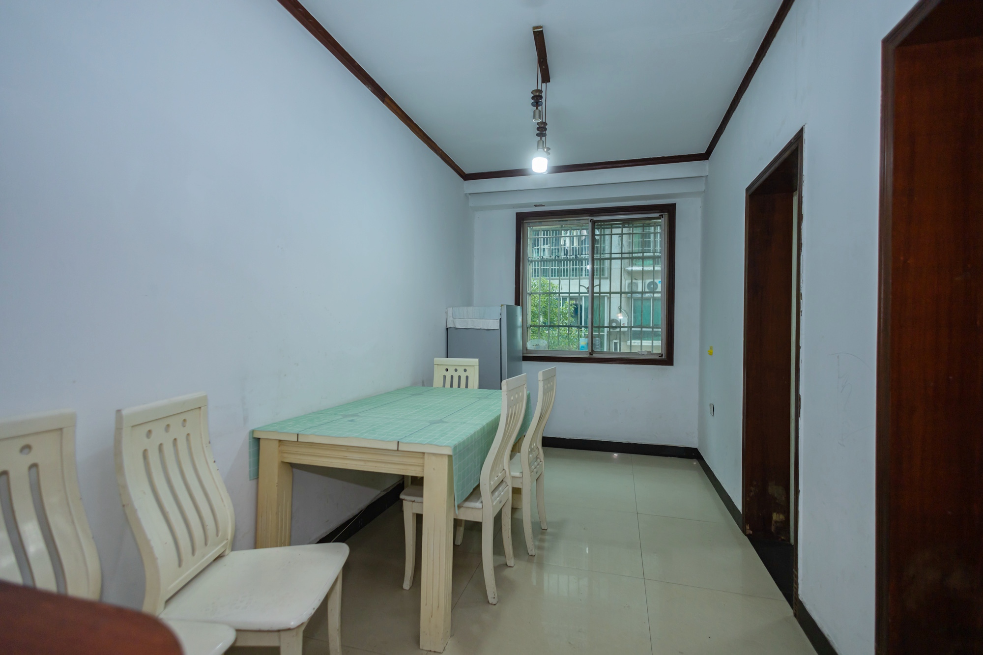 中南汽车世界  2室2厅1卫    32.0万 中南汽车世界  2室2厅1卫    32.0万其他