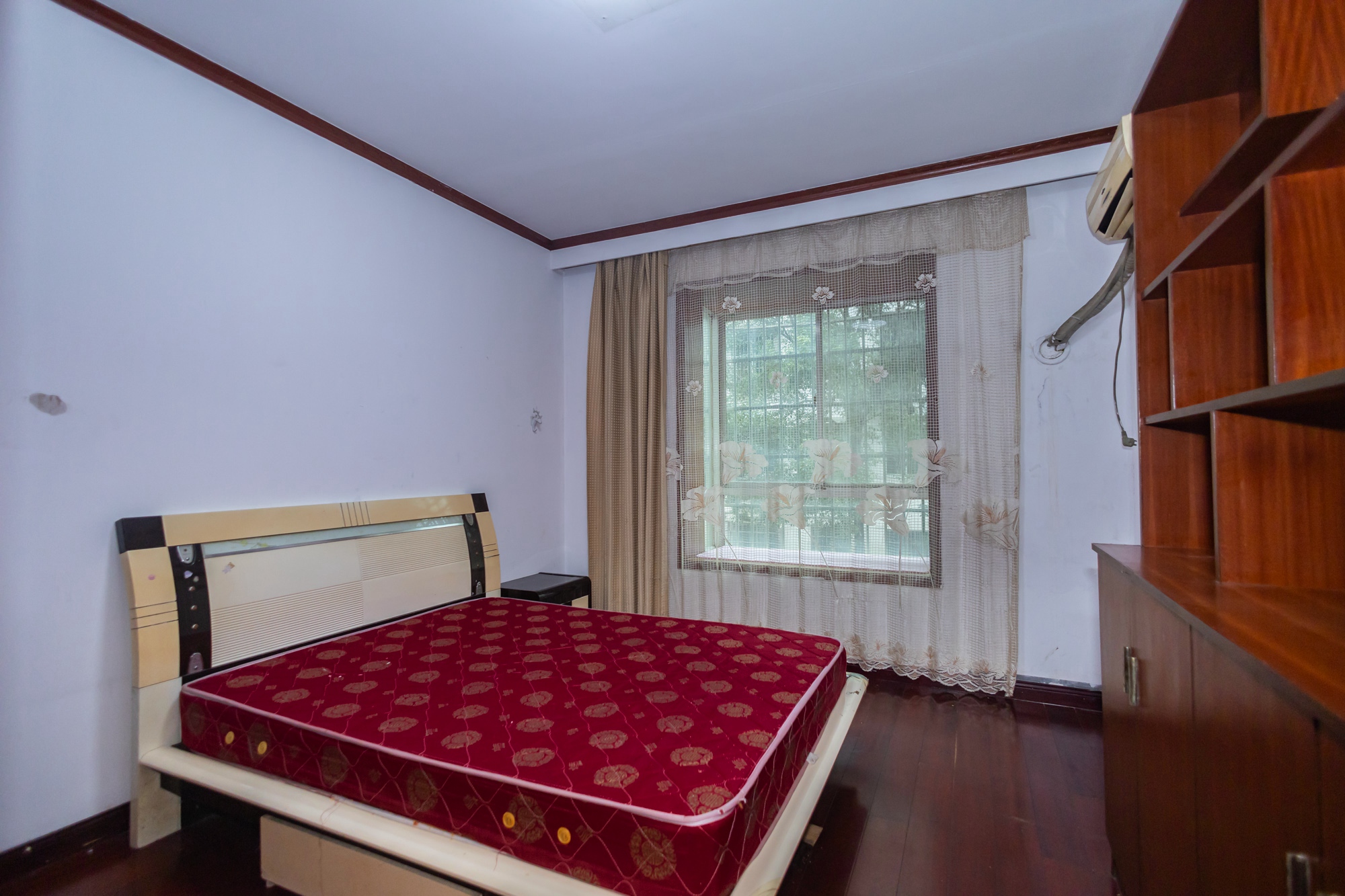 中南汽车世界  2室2厅1卫    32.0万 中南汽车世界  2室2厅1卫    32.0万卧室