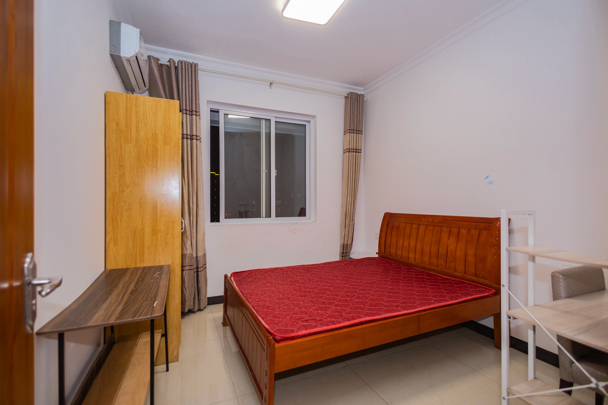 楚天世纪城西苑 3室2厅2卫 66.0万 楚天世纪城西苑 3室2厅2卫 66.0万卧室