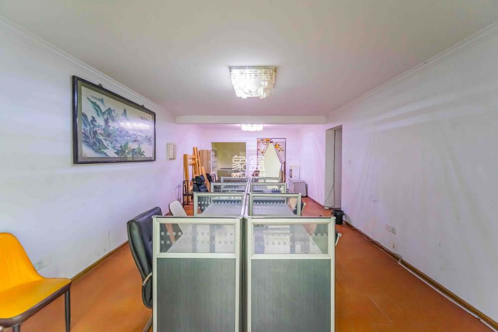 工贸大厦  3室2厅2卫    98.0万