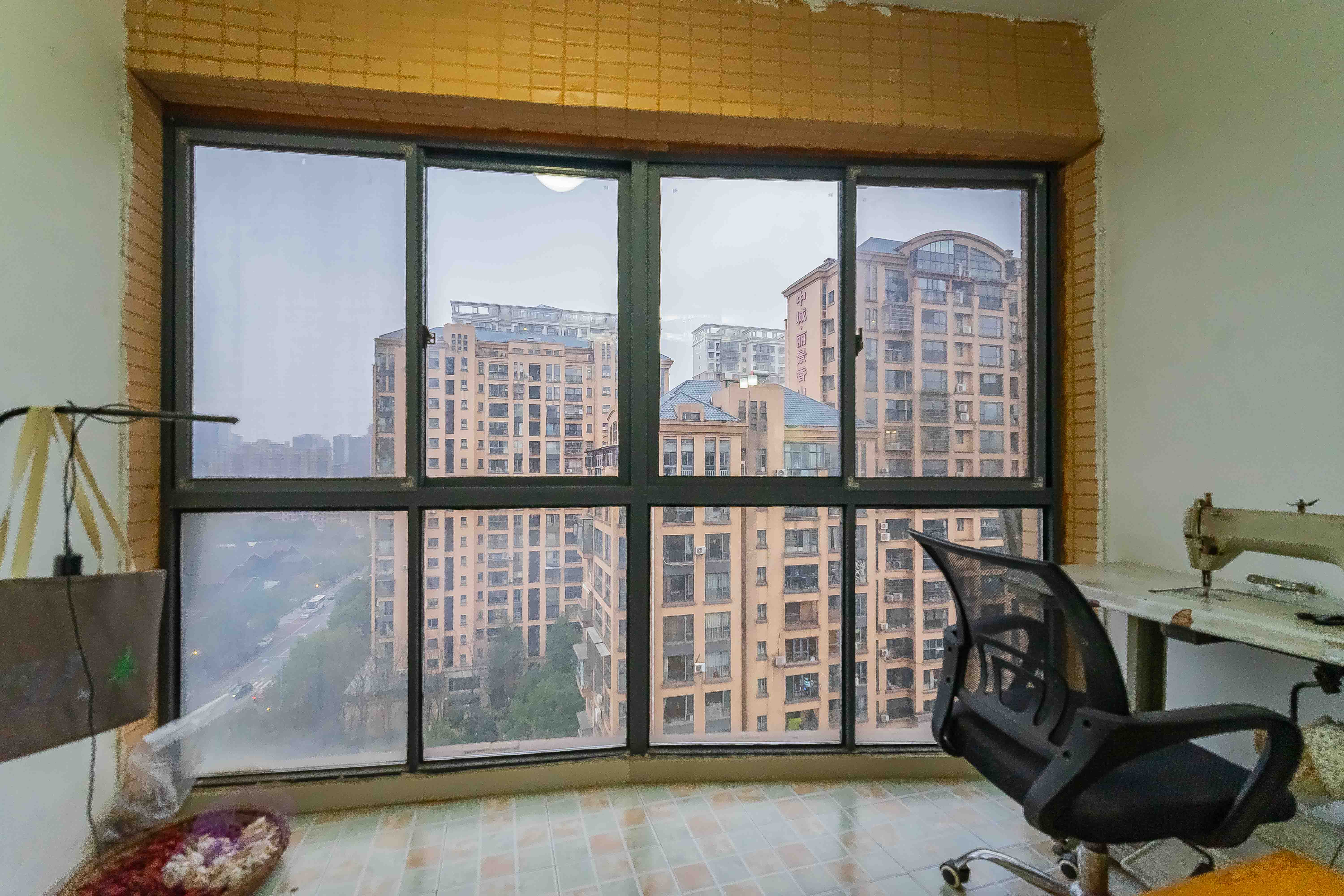 中城丽景香山园  3室2厅2卫   143.00万阳台
