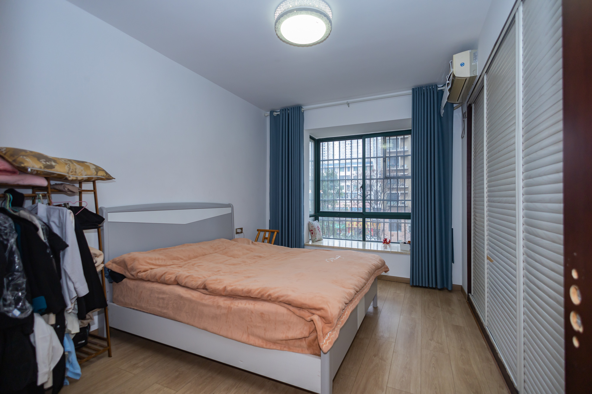 松雅湖畔 3室2厅2卫 89.8万 松雅湖畔 3室2厅2卫 89.8万卧室