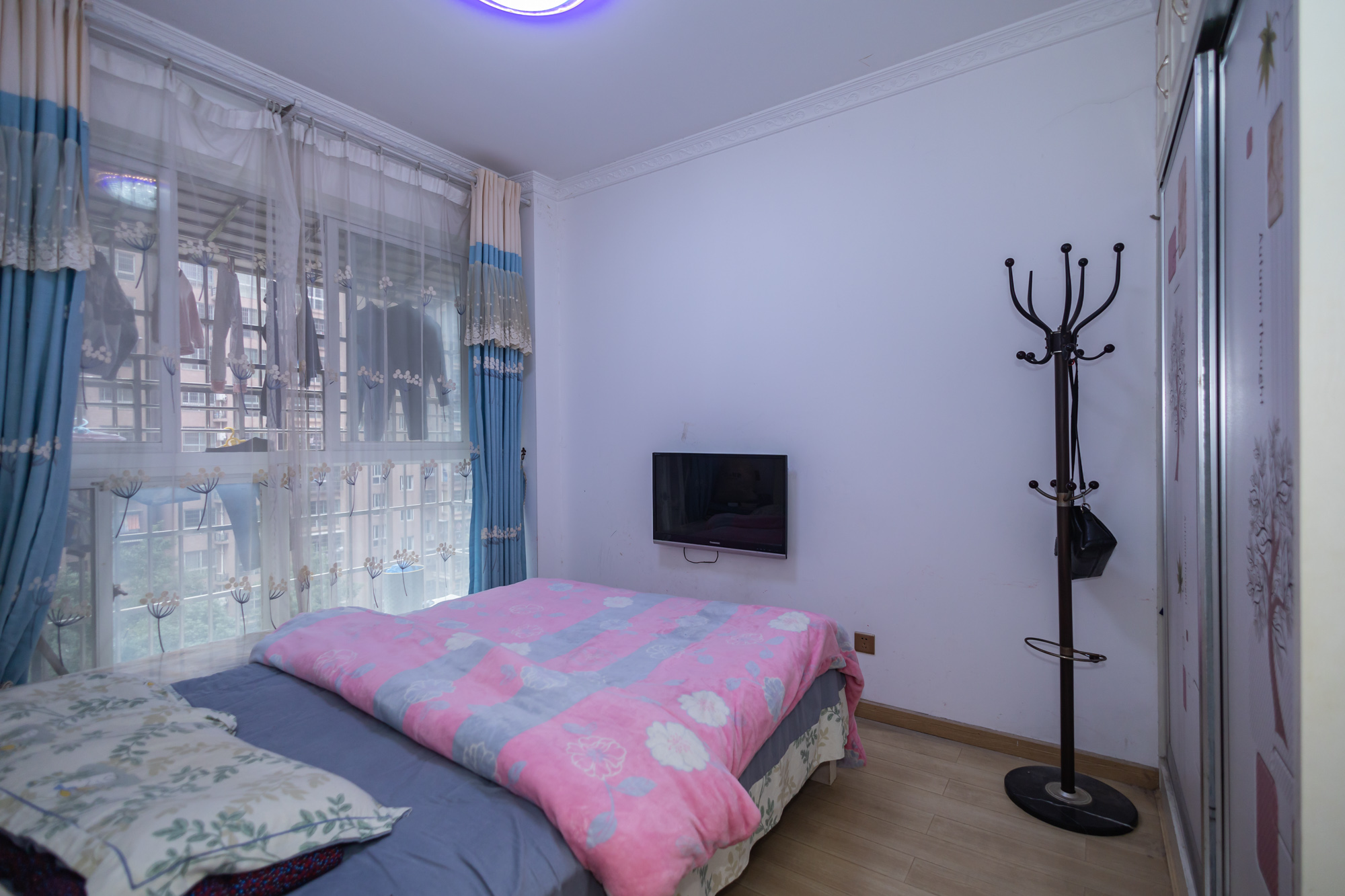 泊林晶城 4室2厅1卫 62.8万 泊林晶城 4室2厅1卫 62.8万卧室