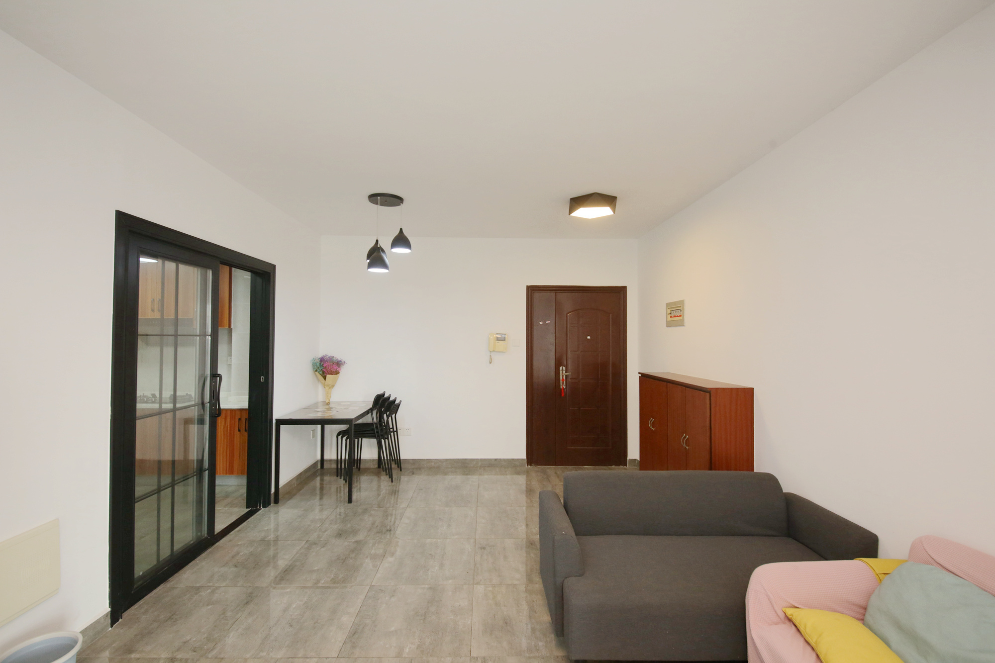 上东印象  2室2厅1卫    62.8万客厅