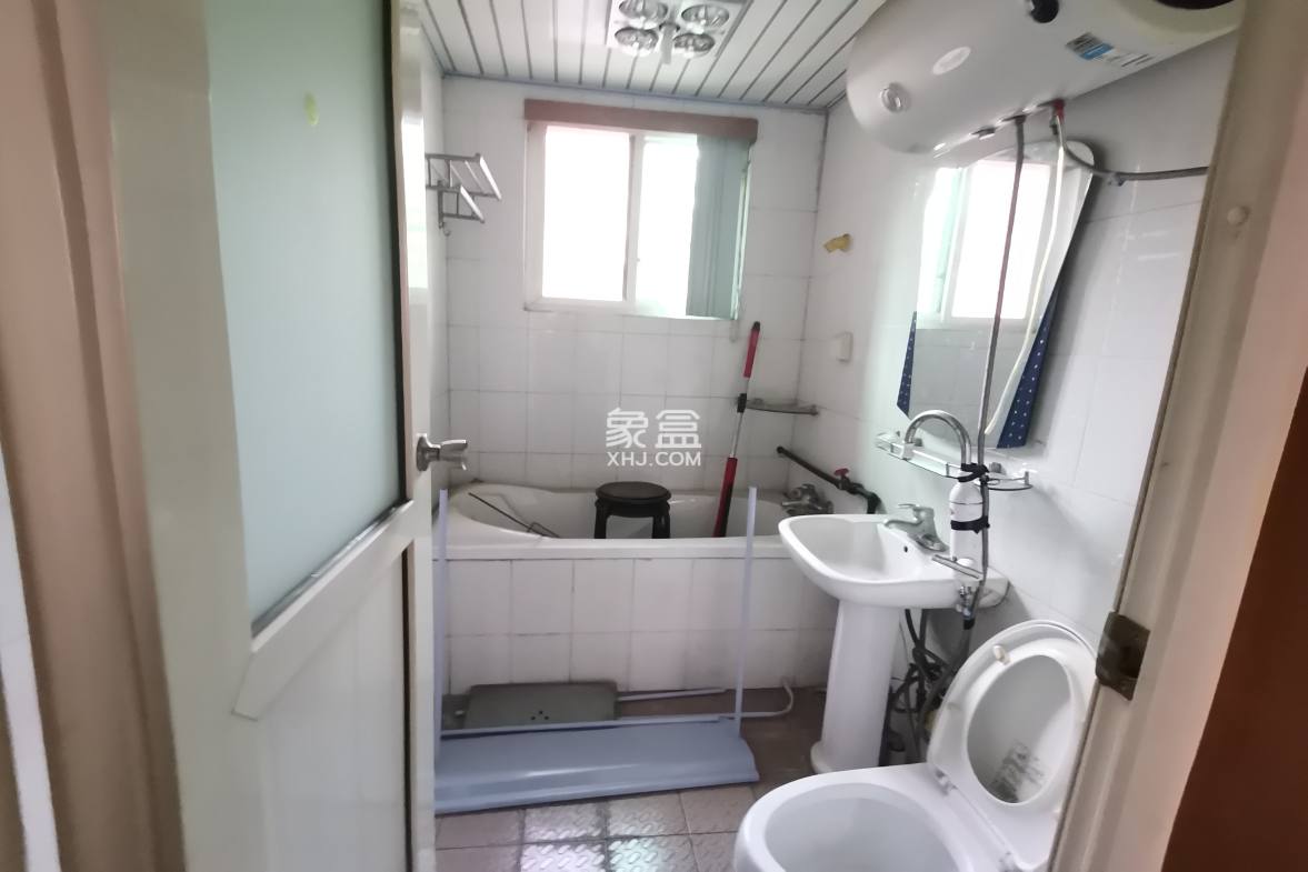 湘银小区  3室2厅2卫    37.8万 湘银小区  3室2厅2卫    37.8万室内图