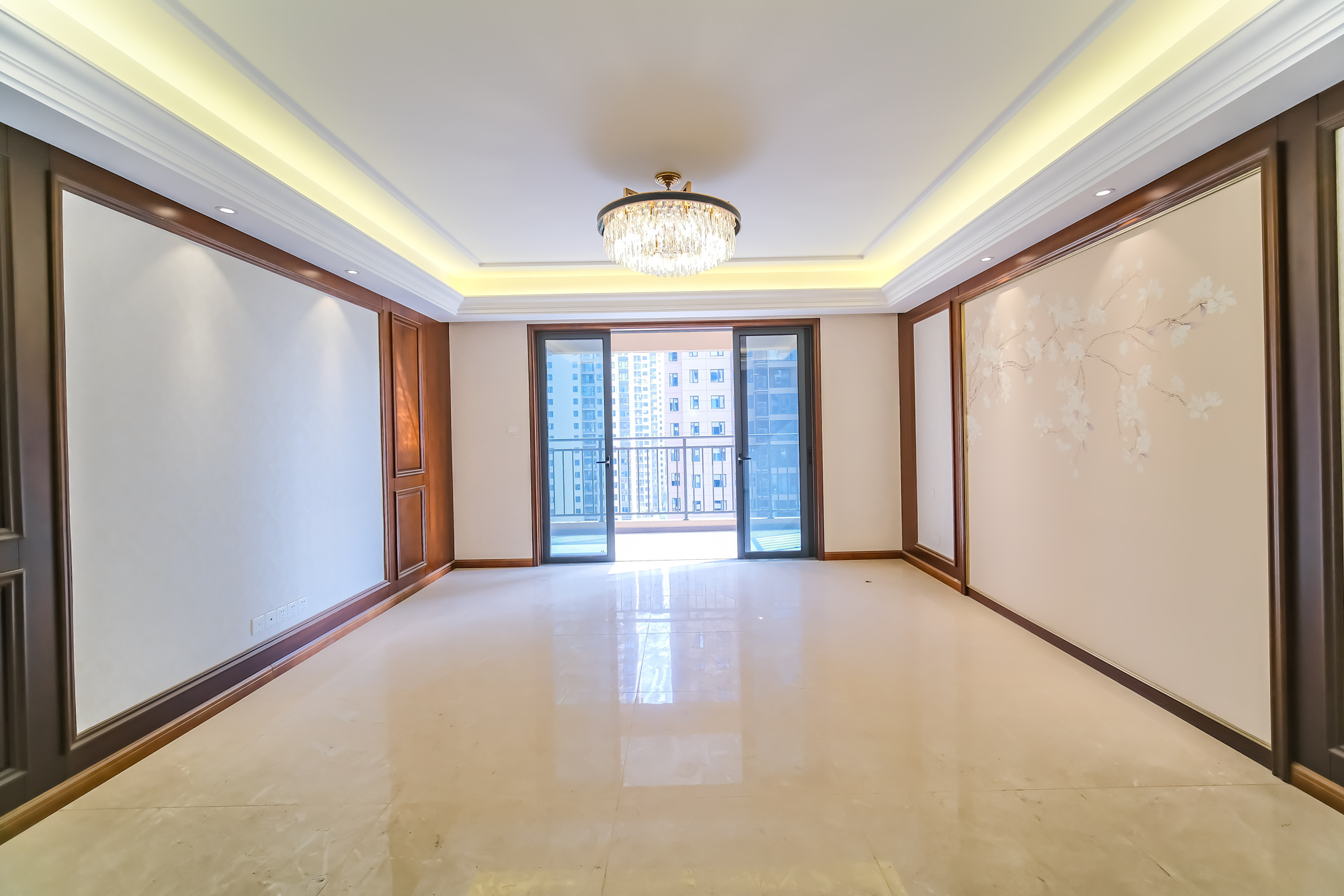 运达锦绣广场  5室2厅3卫    285.0万 运达锦绣广场  5室2厅3卫    285.0万客厅