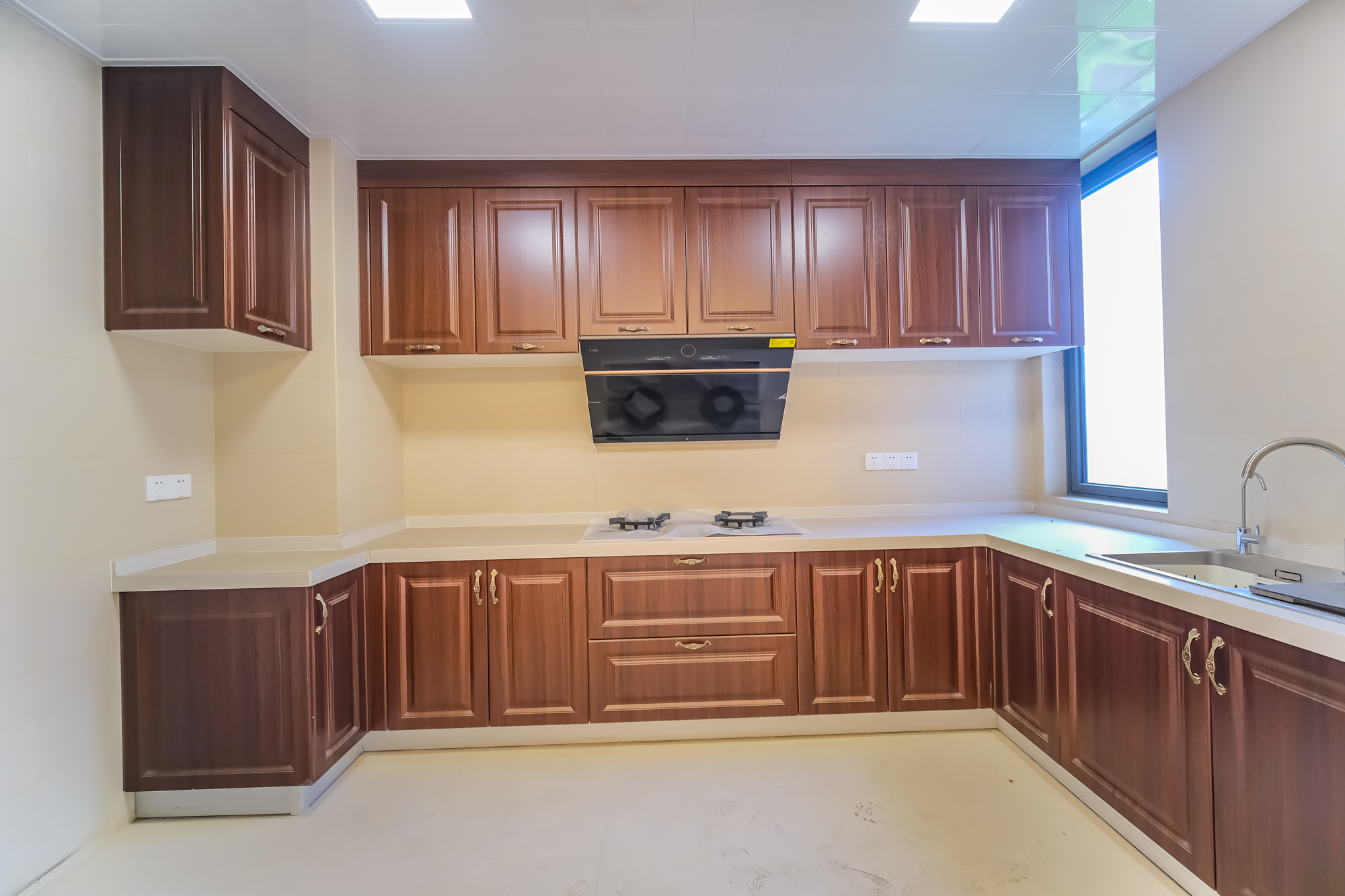 运达锦绣广场  5室2厅3卫    285.0万 运达锦绣广场  5室2厅3卫    285.0万厨房