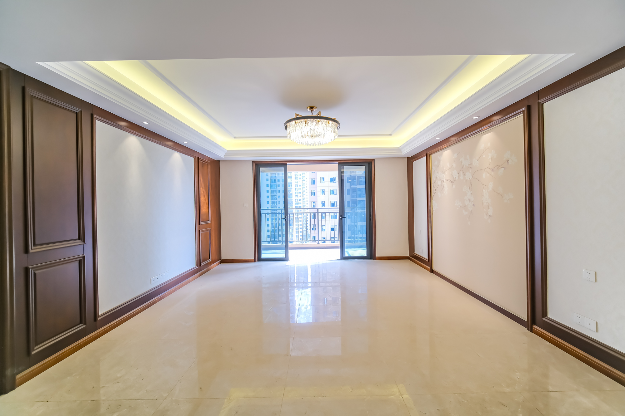 运达锦绣广场  5室2厅3卫    285.0万 运达锦绣广场  5室2厅3卫    285.0万客厅