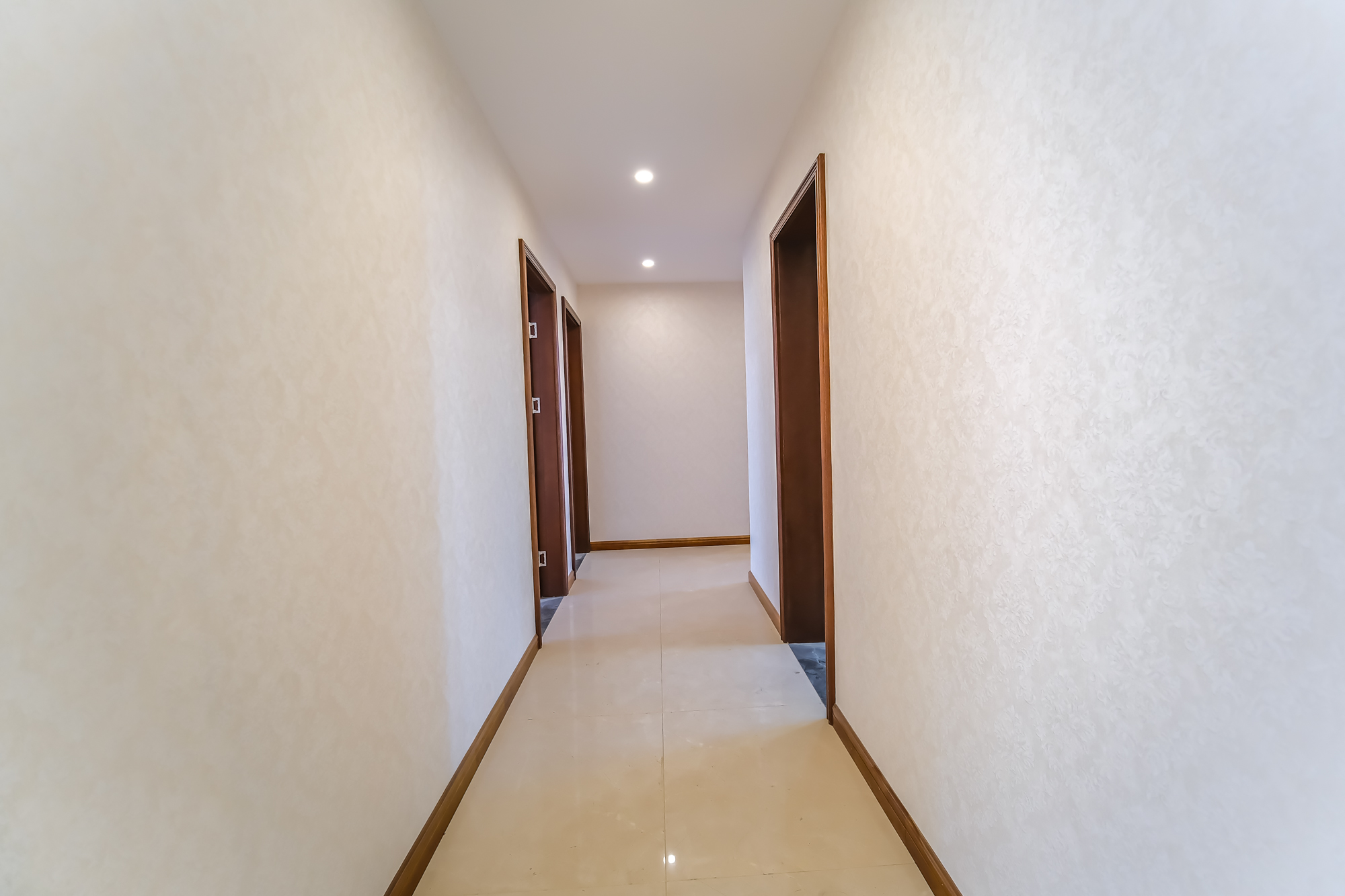 运达锦绣广场  5室2厅3卫    285.0万 运达锦绣广场  5室2厅3卫    285.0万其他