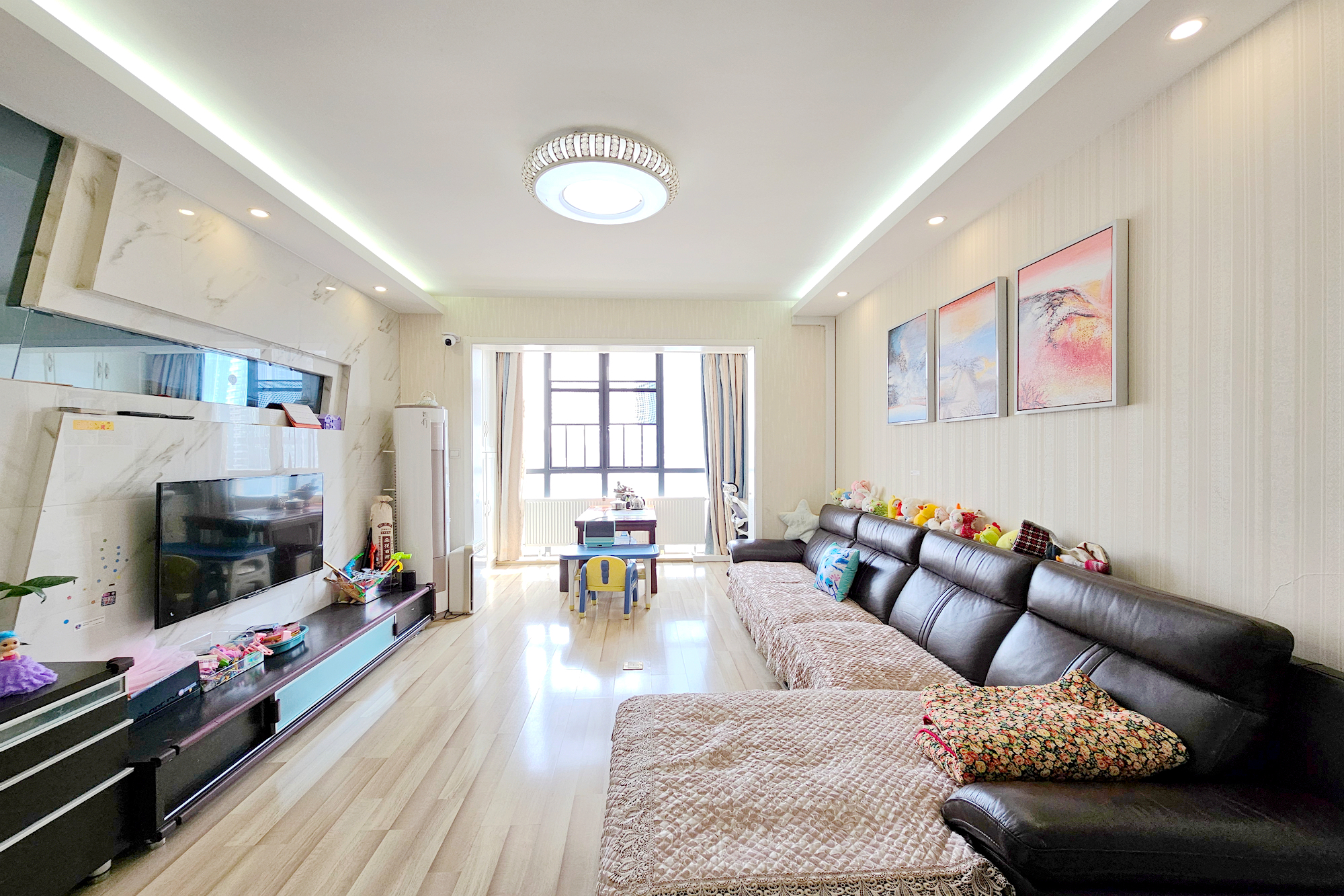 江河东澜湾 3室1厅2卫 89.0万 江河东澜湾 3室1厅2卫 89.0万客厅