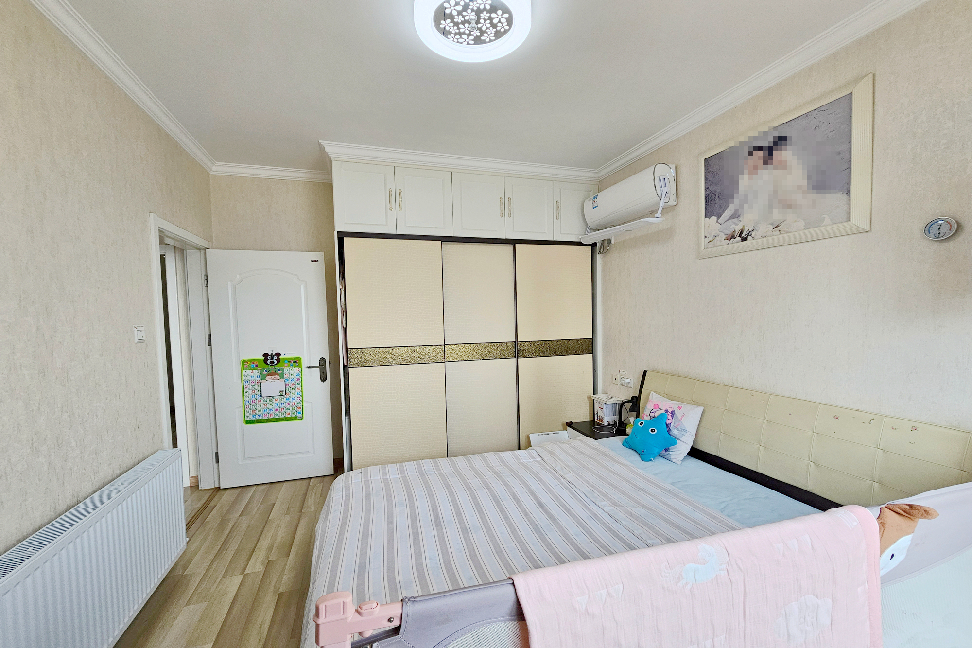 江河东澜湾  3室1厅2卫    89.0万卧室