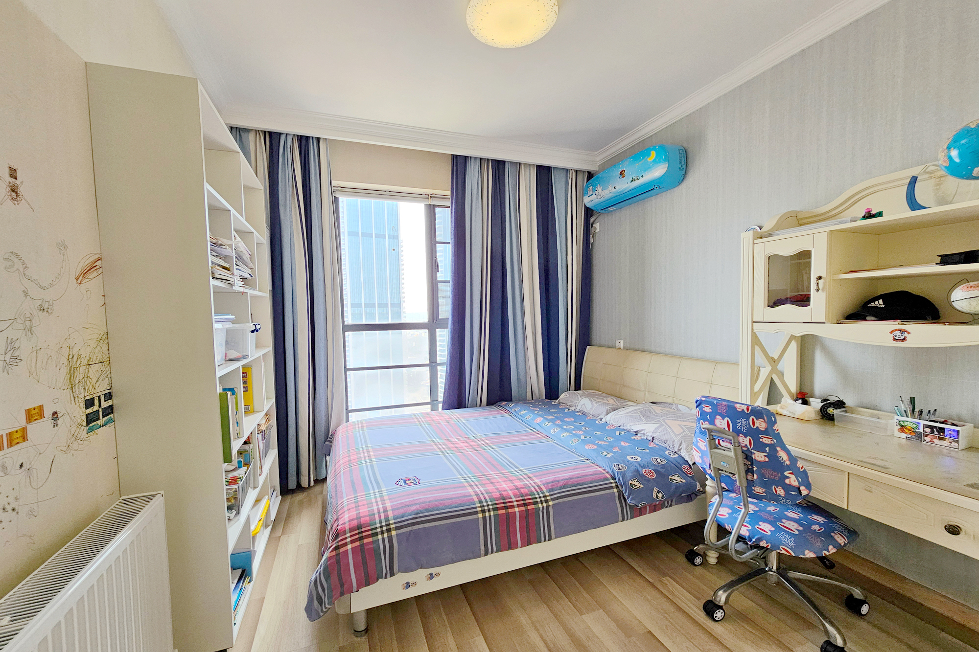 江河东澜湾  3室1厅2卫    89.0万卧室