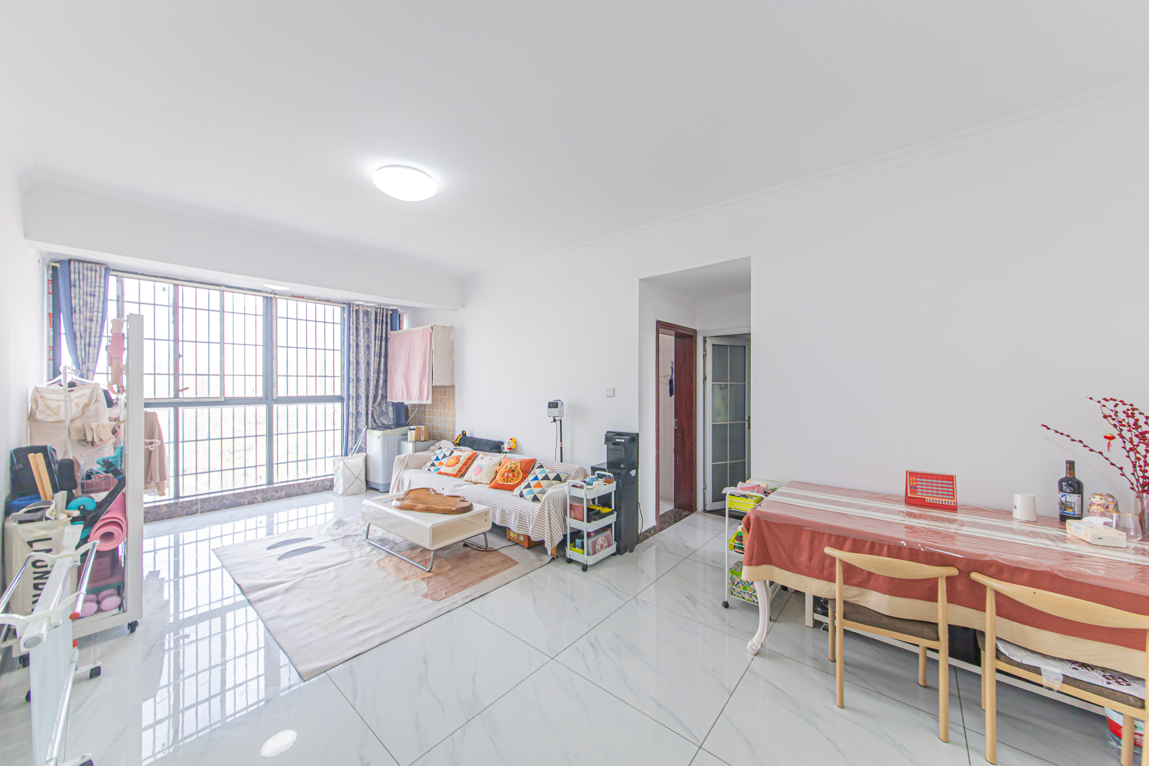 香芙嘉园(广铁湘府嘉园) 2室1厅1卫 60.8万 香芙嘉园(广铁湘府嘉园) 2室1厅1卫 60.8万客厅