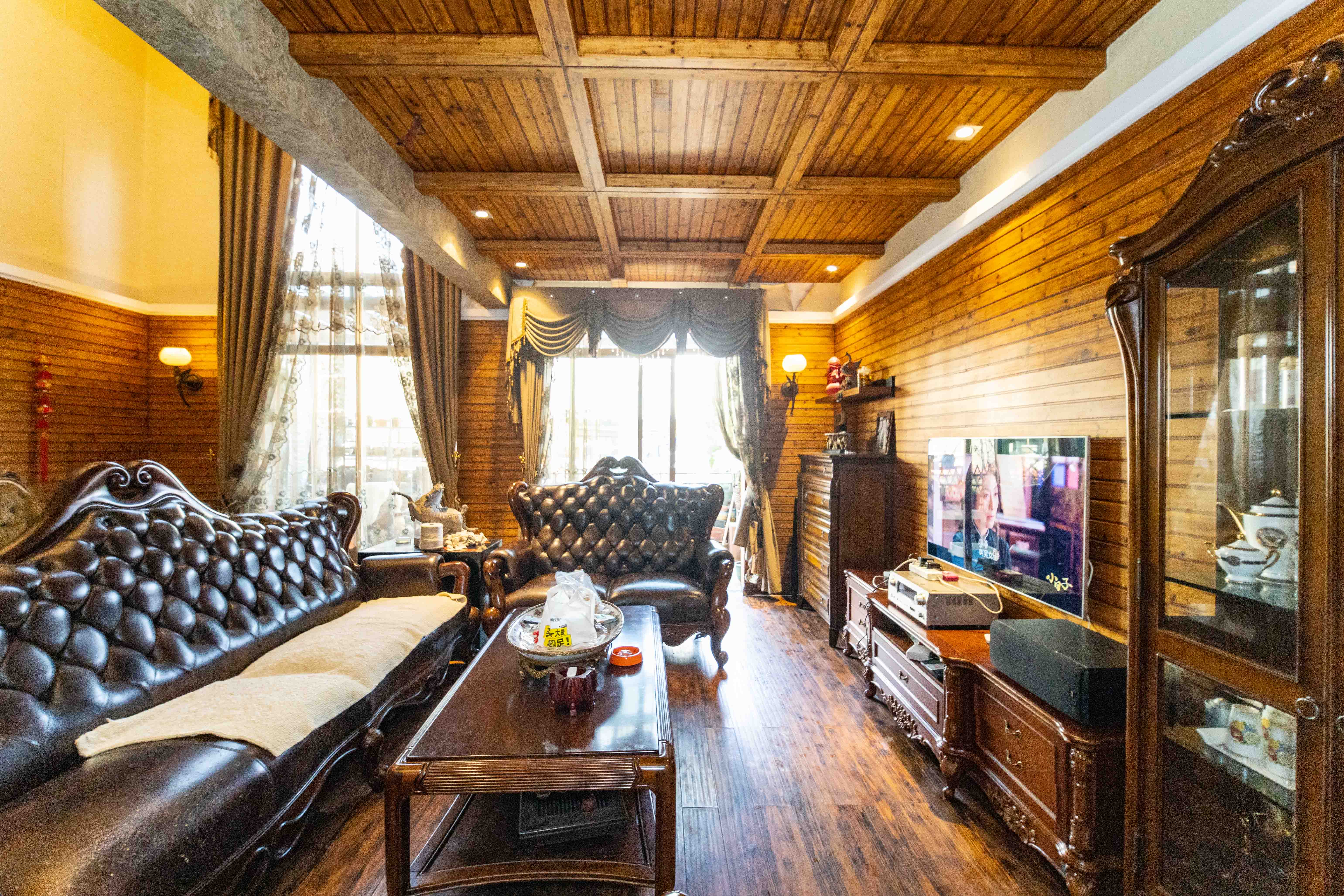 水云间 4室3厅3卫 318.0万 水云间 4室3厅3卫 318.0万客厅