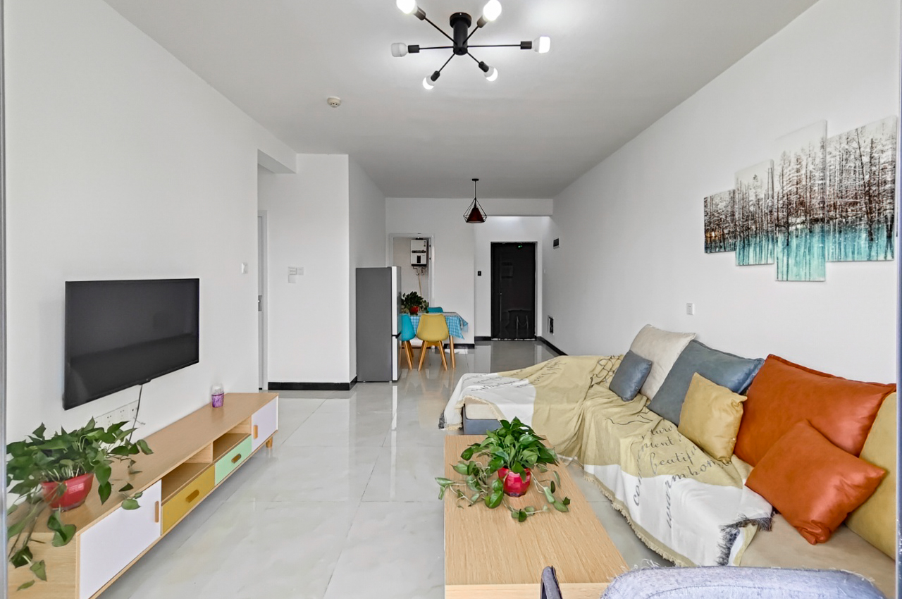 振业城三期 3室2厅2卫 136.0万 振业城三期 3室2厅2卫 136.0万客厅