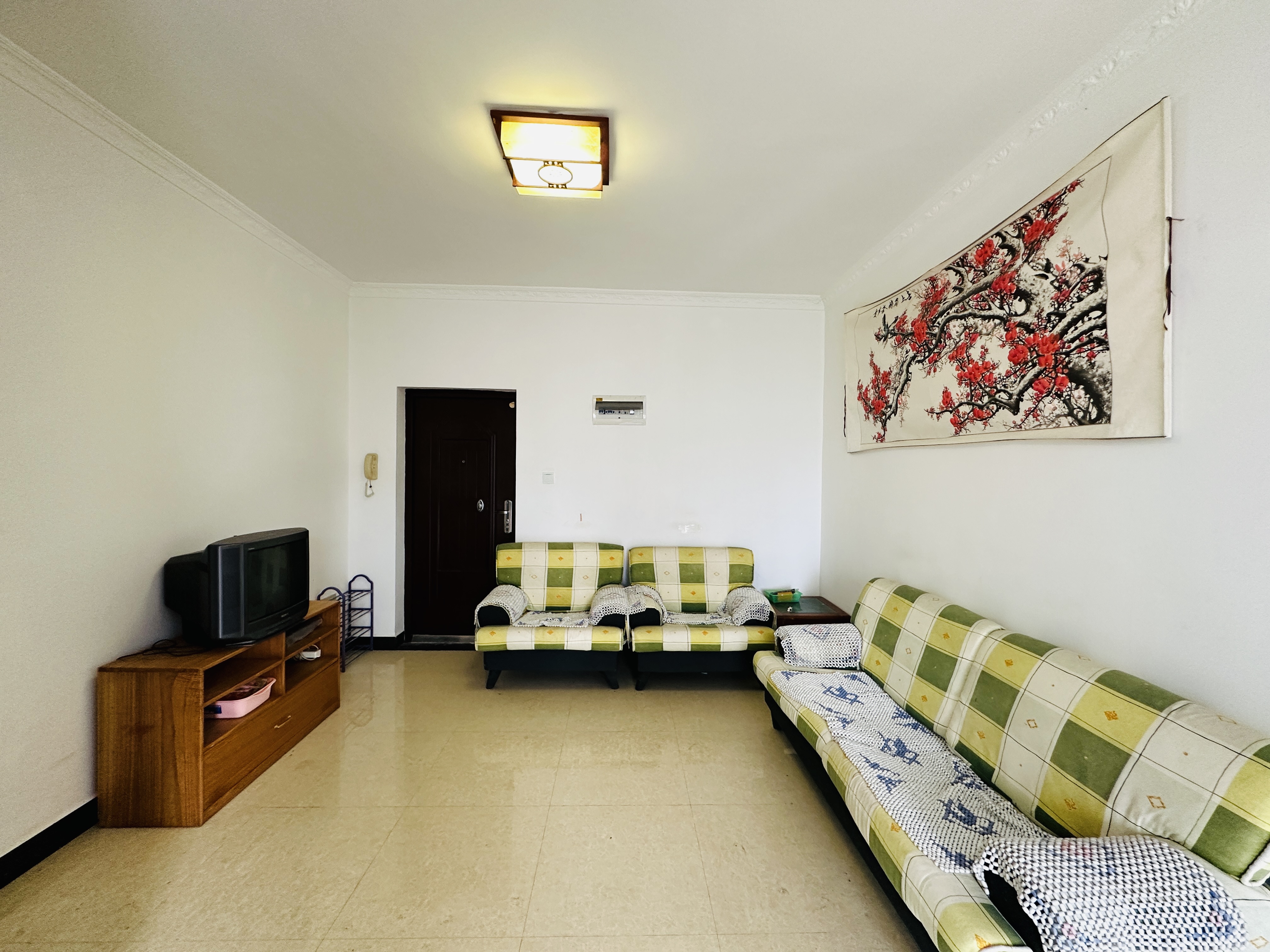 金和信花园  2室2厅1卫    105.0万 金和信花园  2室2厅1卫    105.0万客厅