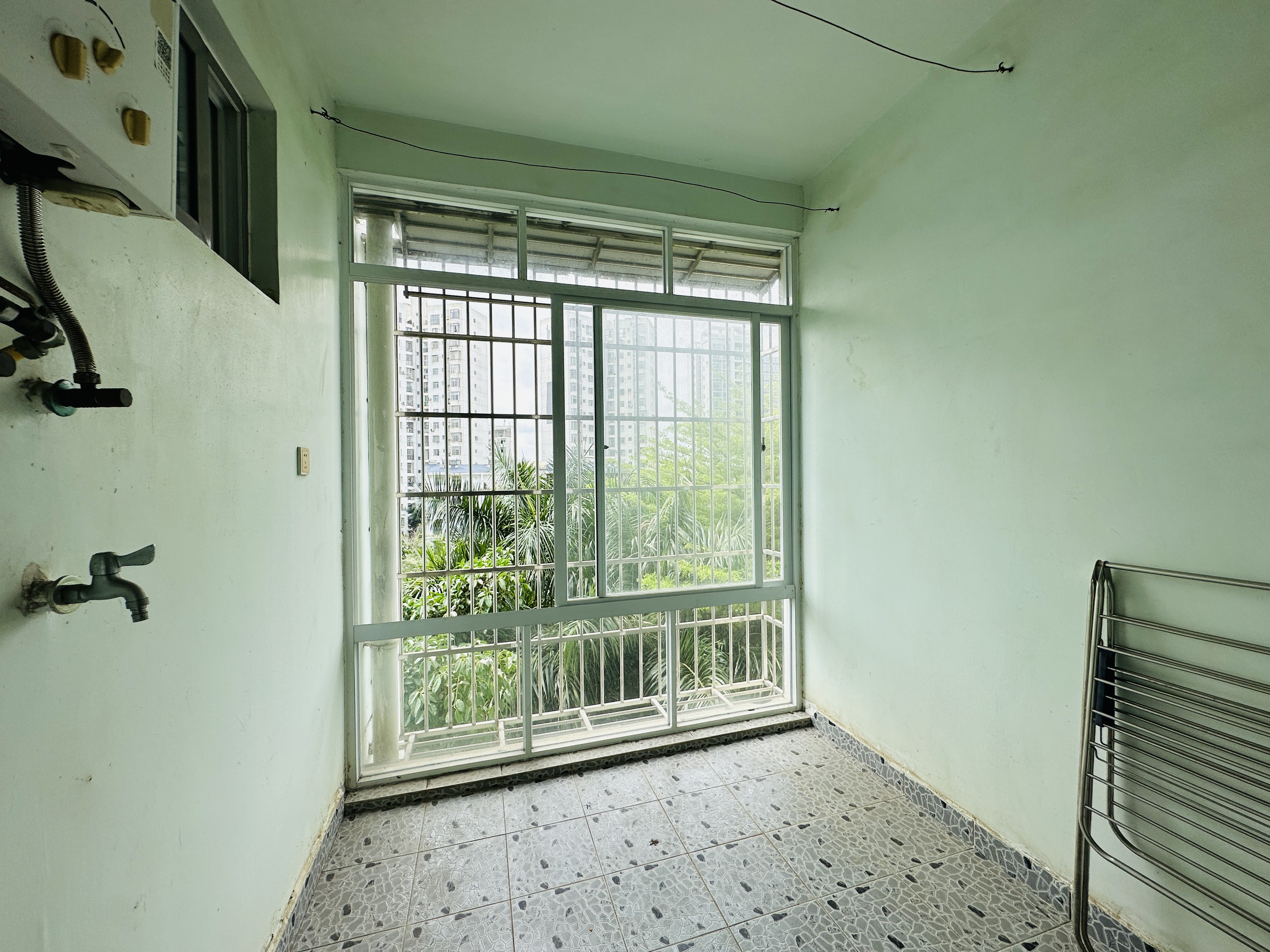 金和信花园  2室2厅1卫    105.0万 金和信花园  2室2厅1卫    105.0万阳台