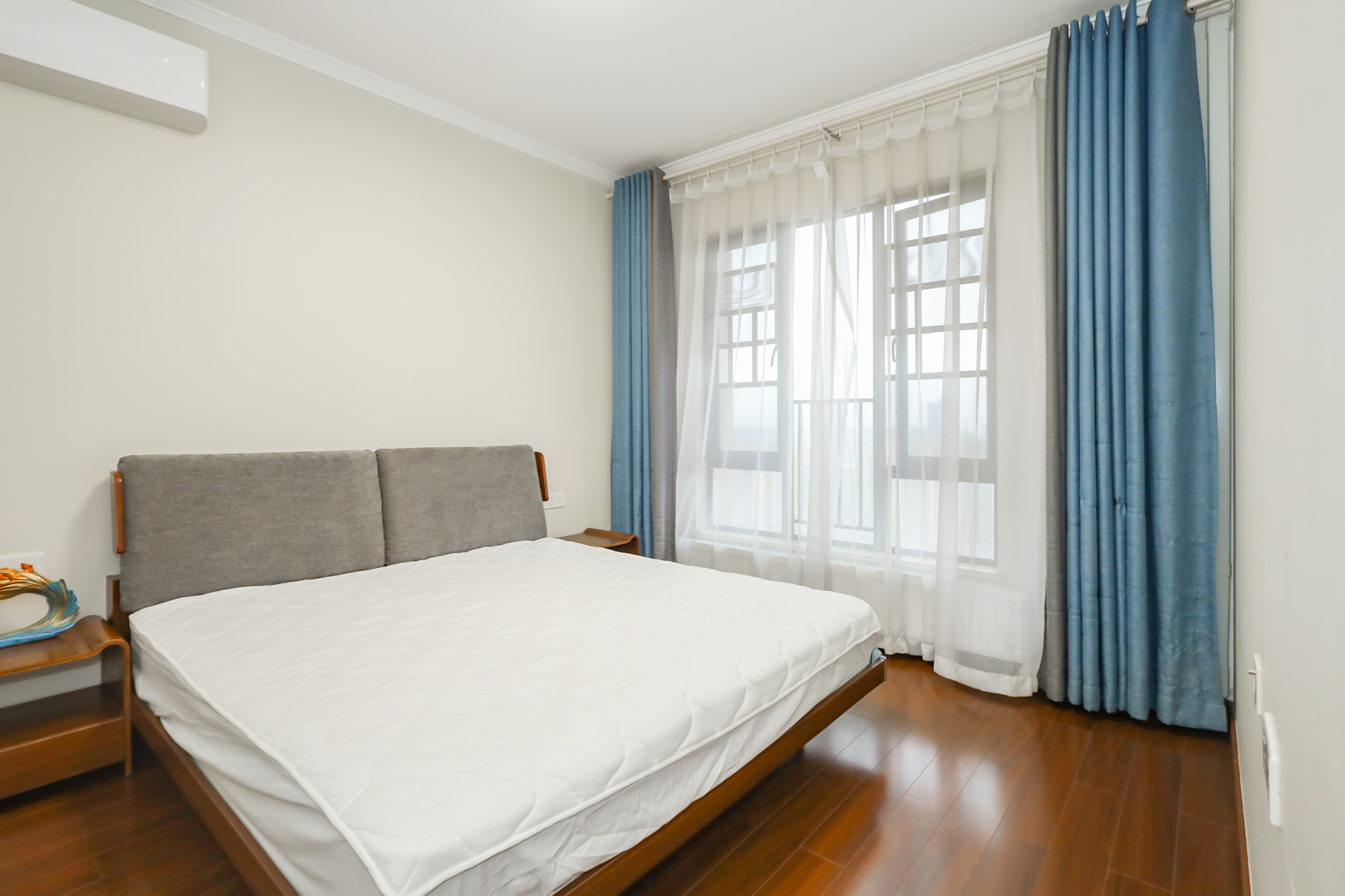 万科里金域国际 3室2厅2卫 175.0万 万科里金域国际 3室2厅2卫 175.0万卧室