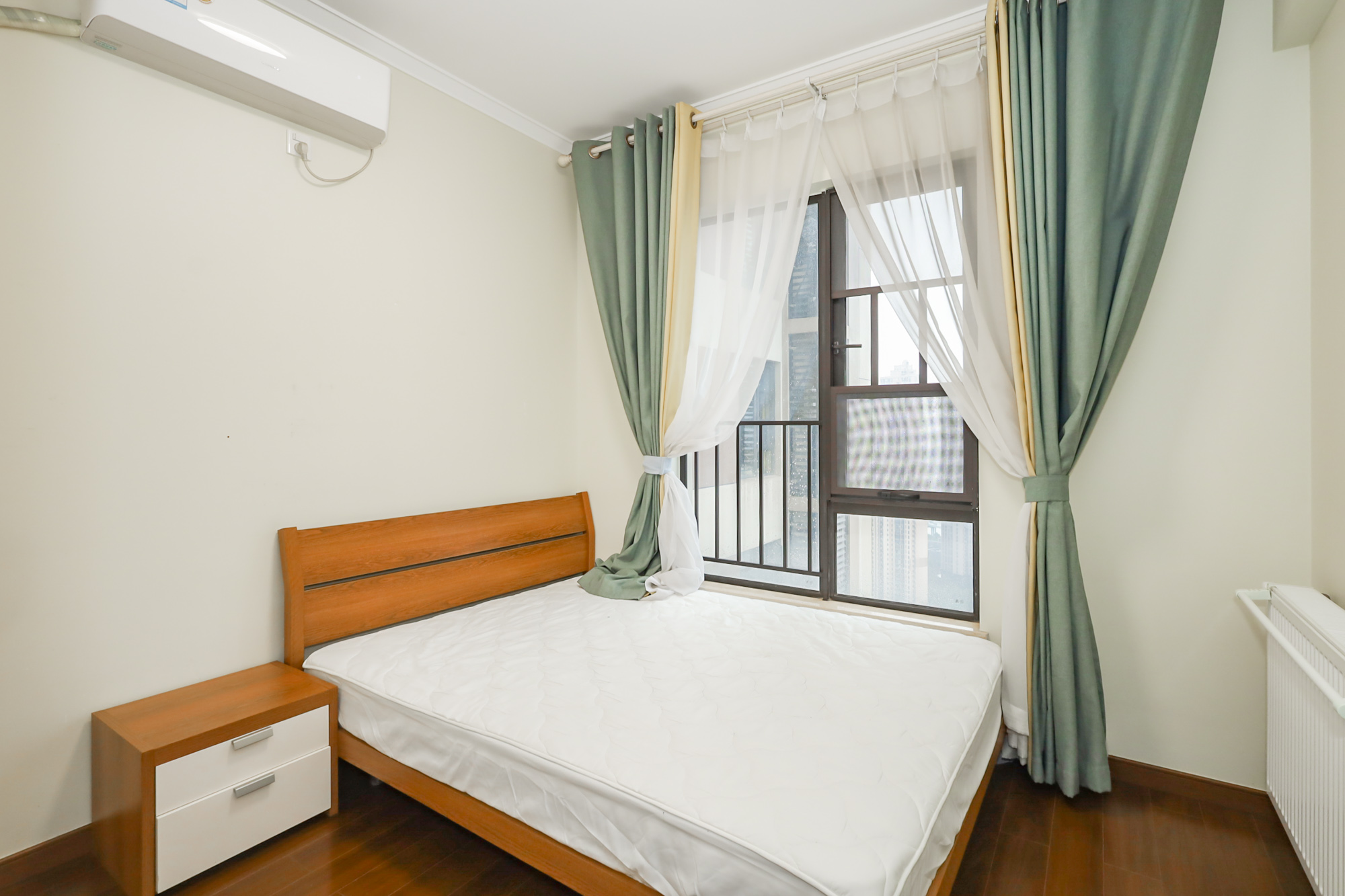 万科里金域国际 3室2厅2卫 175.0万 万科里金域国际 3室2厅2卫 175.0万卧室