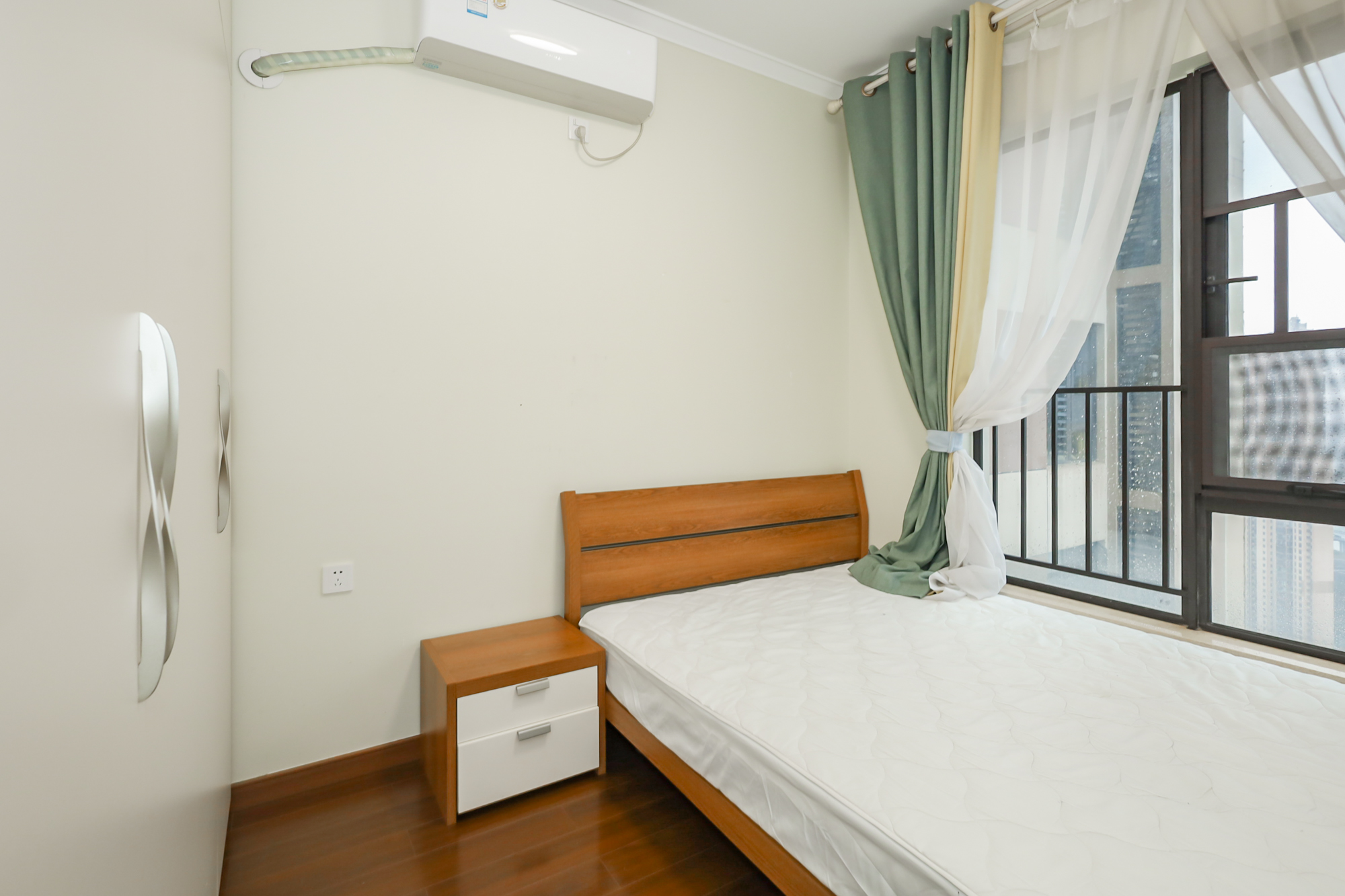 万科里金域国际 3室2厅2卫 175.0万 万科里金域国际 3室2厅2卫 175.0万卧室