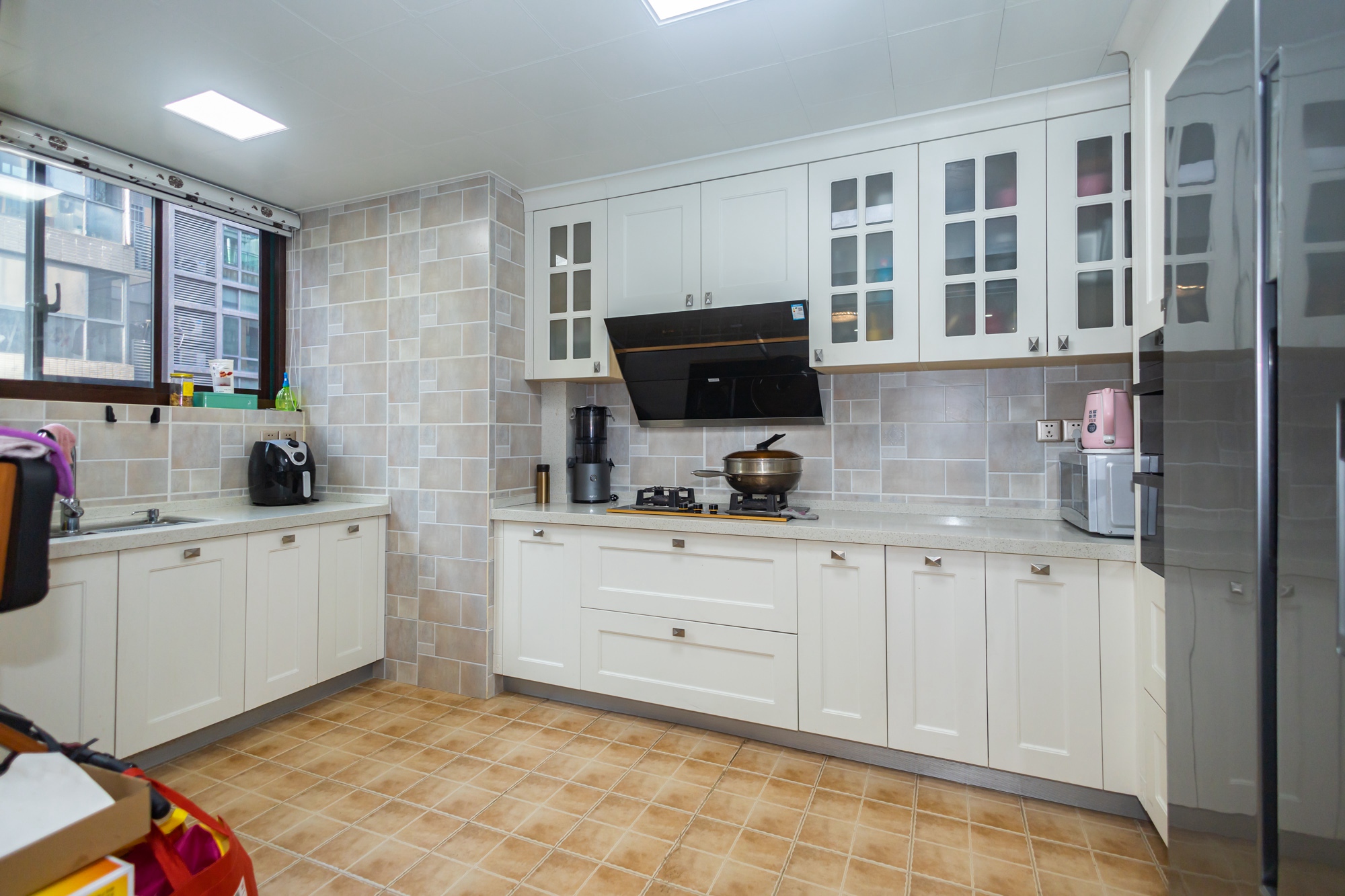 海伦春天  5室2厅3卫    298.0万厨房