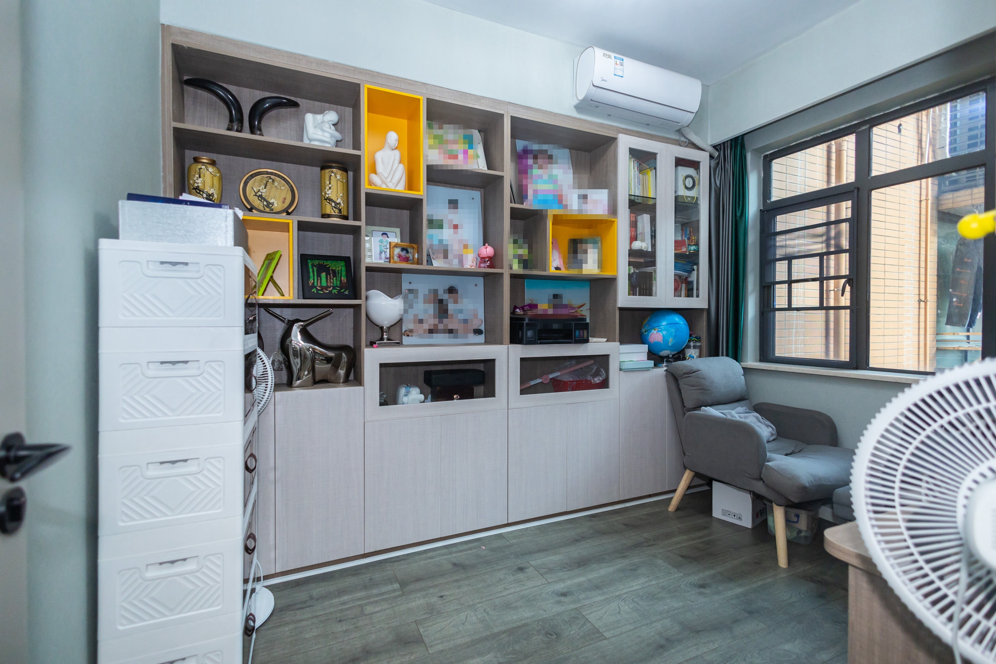 海伦春天  5室2厅3卫    298.0万卧室