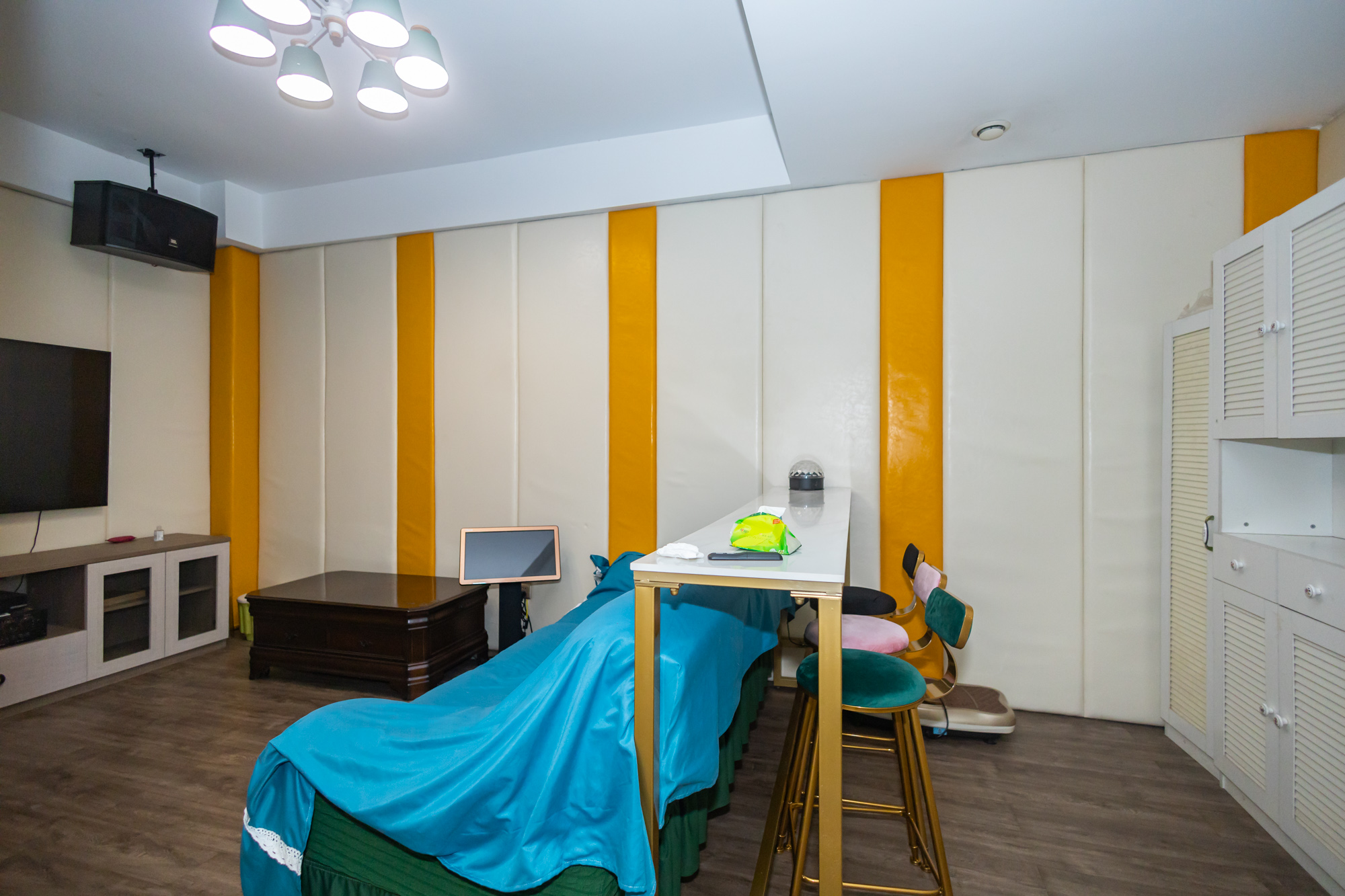 海伦春天  5室2厅3卫    298.0万卧室