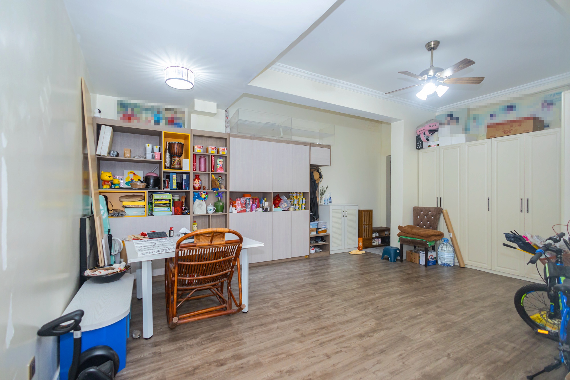 海伦春天  5室2厅3卫    298.0万卧室