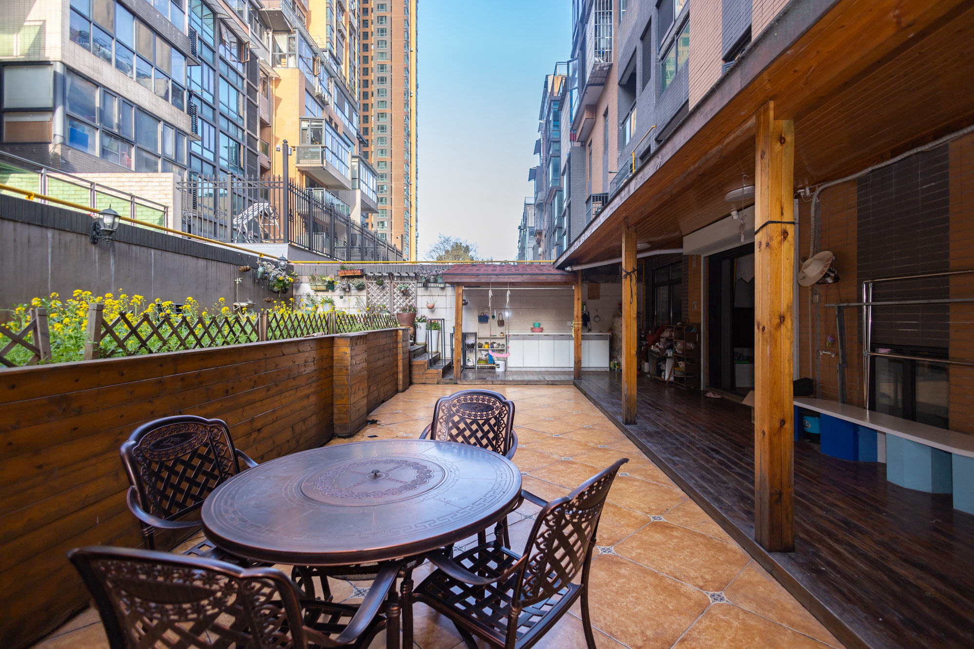 海伦春天  5室2厅3卫    298.0万阳台