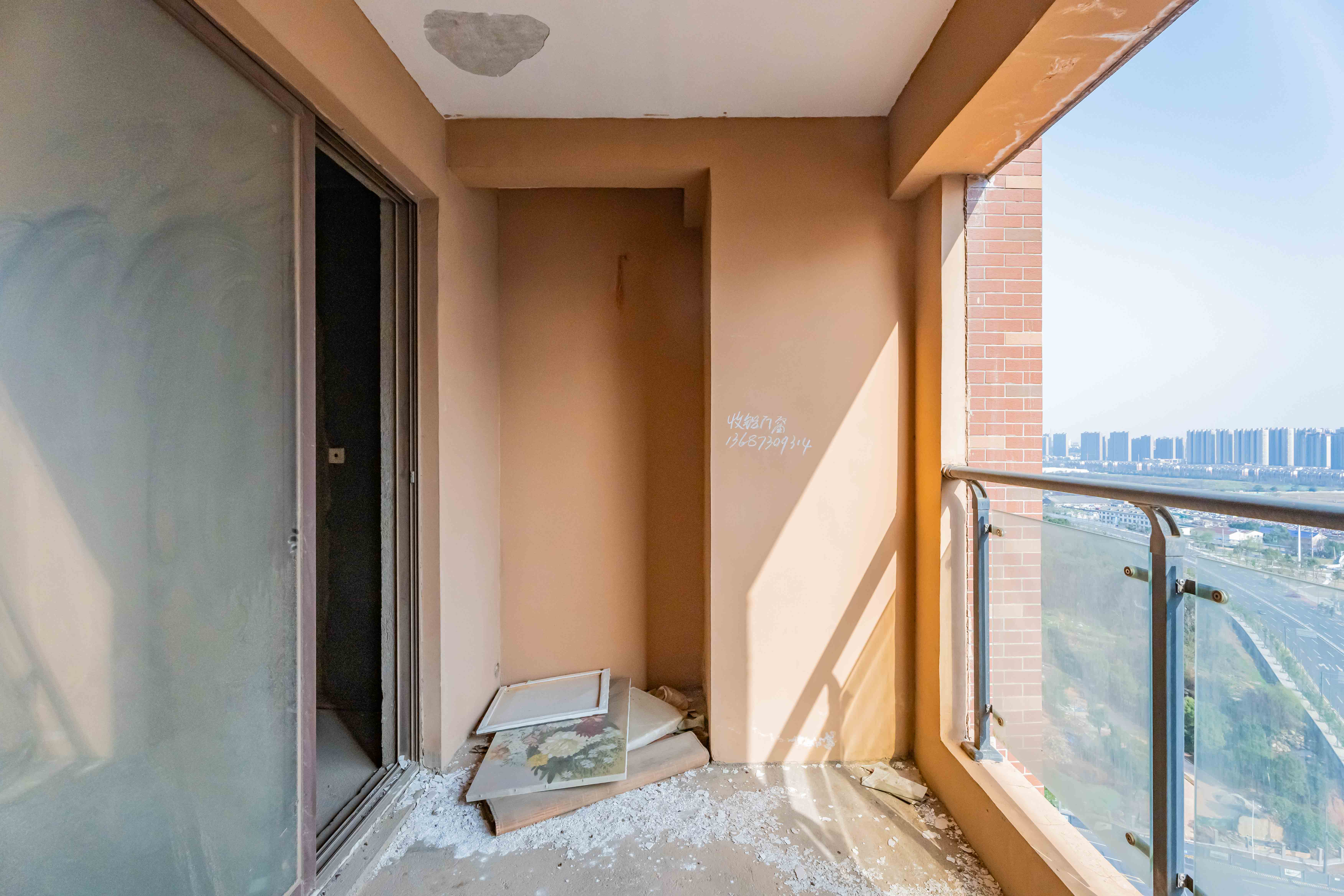 金色溪泉湾  2室2厅2卫    88.0万阳台