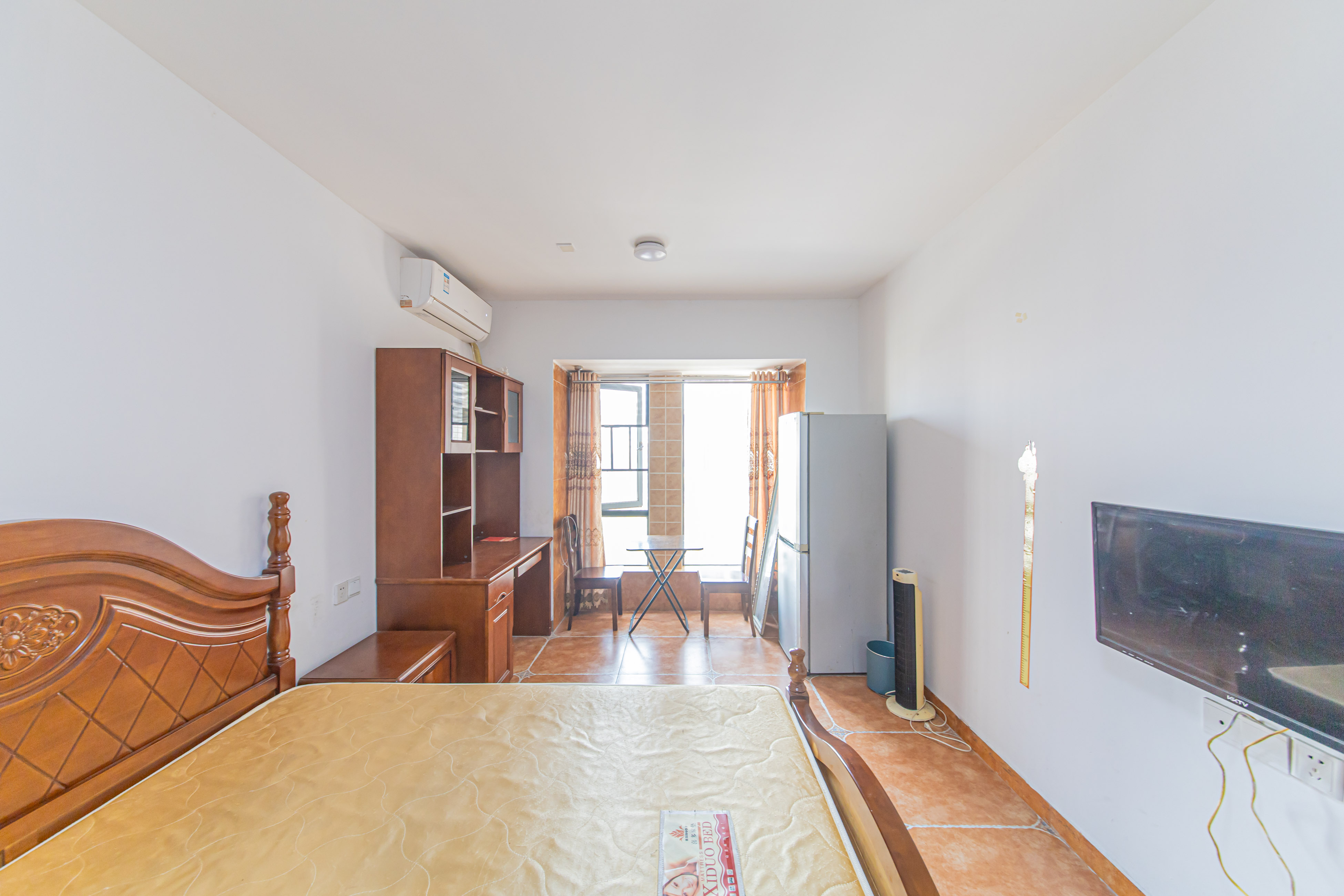 中建芙蓉嘉苑  1室1厅1卫   24.00万客厅
