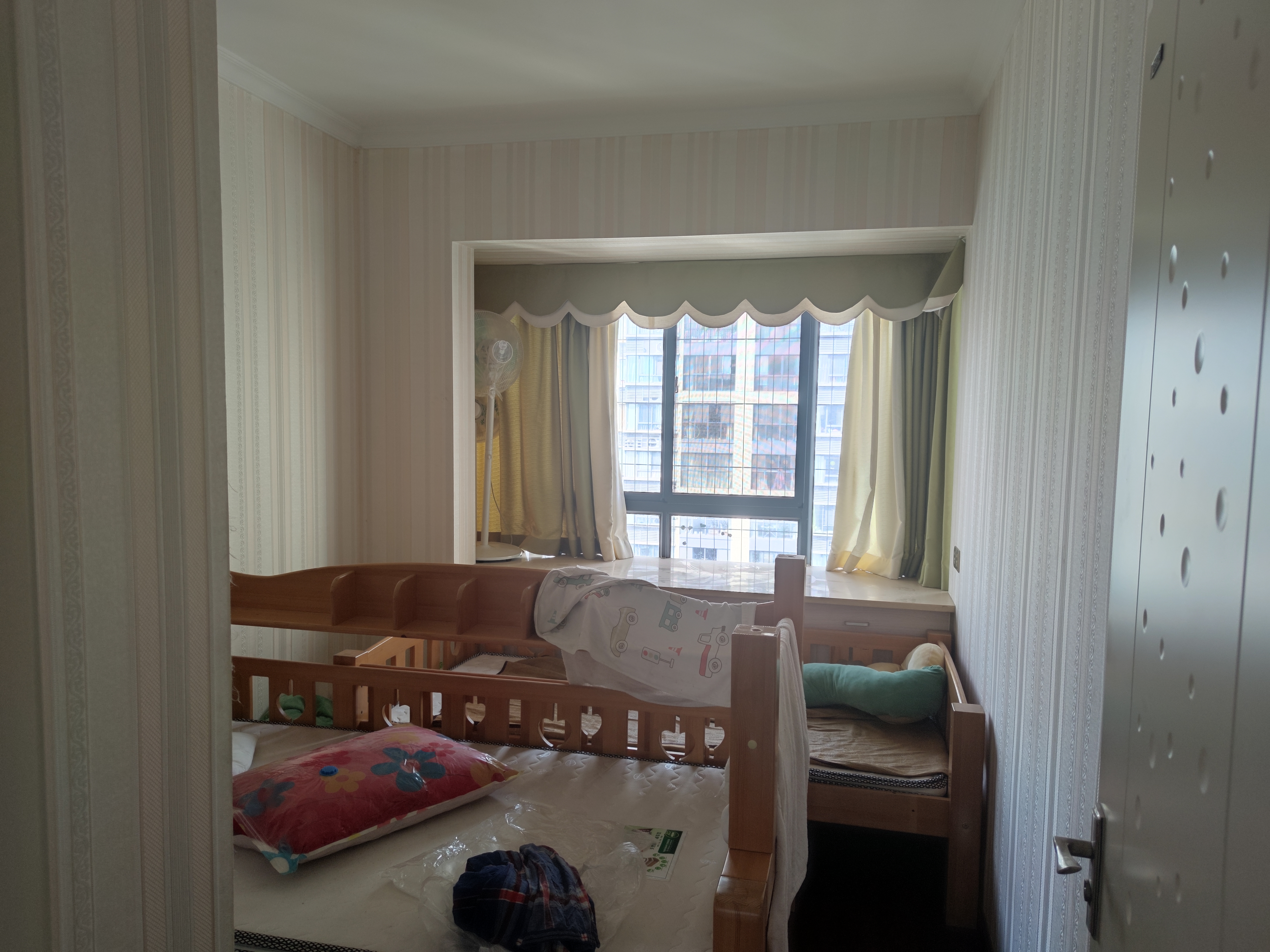 亿都新天地 4室2厅2卫 69.8万 亿都新天地 4室2厅2卫 69.8万室内图