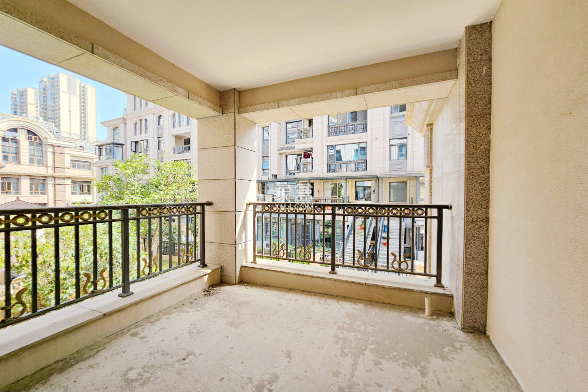 明昇壹城(明昇时代广场)一期  3室2厅2卫    320.0万 明昇壹城(明昇时代广场)一期  3室2厅2卫    320.0万阳台