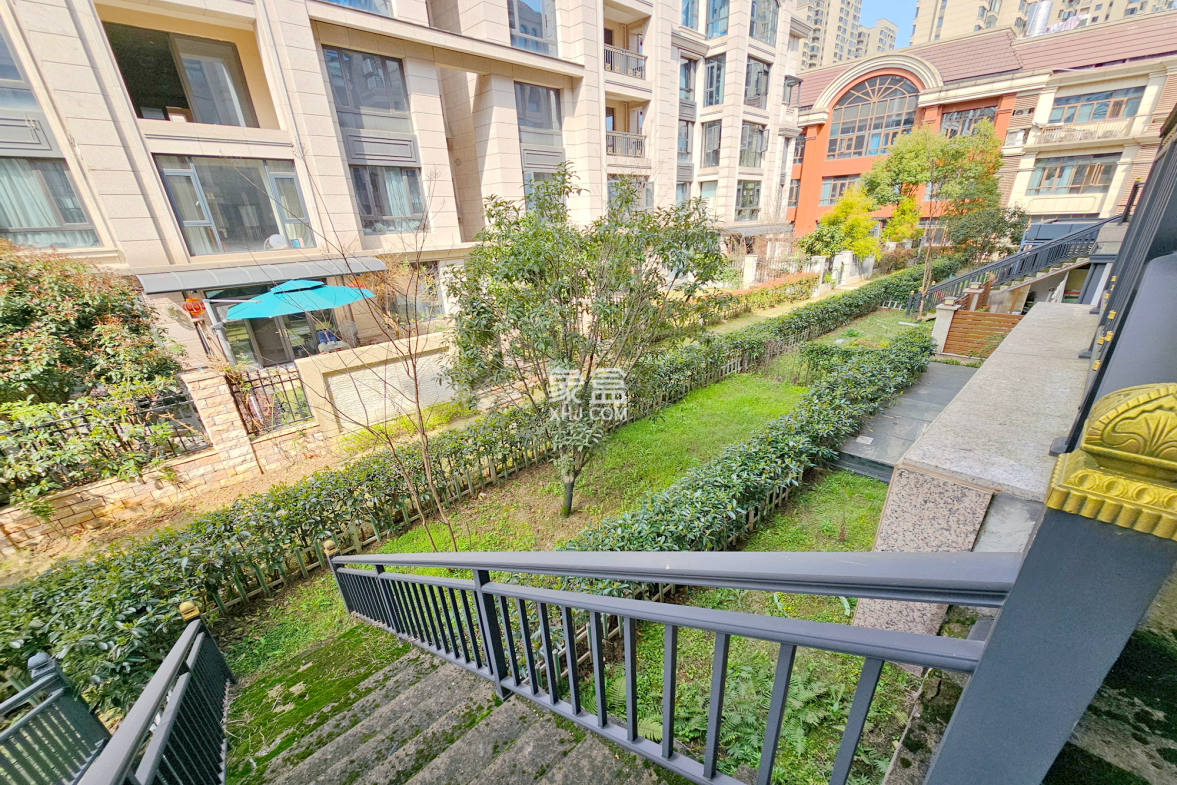 明昇壹城(明昇时代广场)一期  3室2厅2卫    320.0万 明昇壹城(明昇时代广场)一期  3室2厅2卫    320.0万阳台