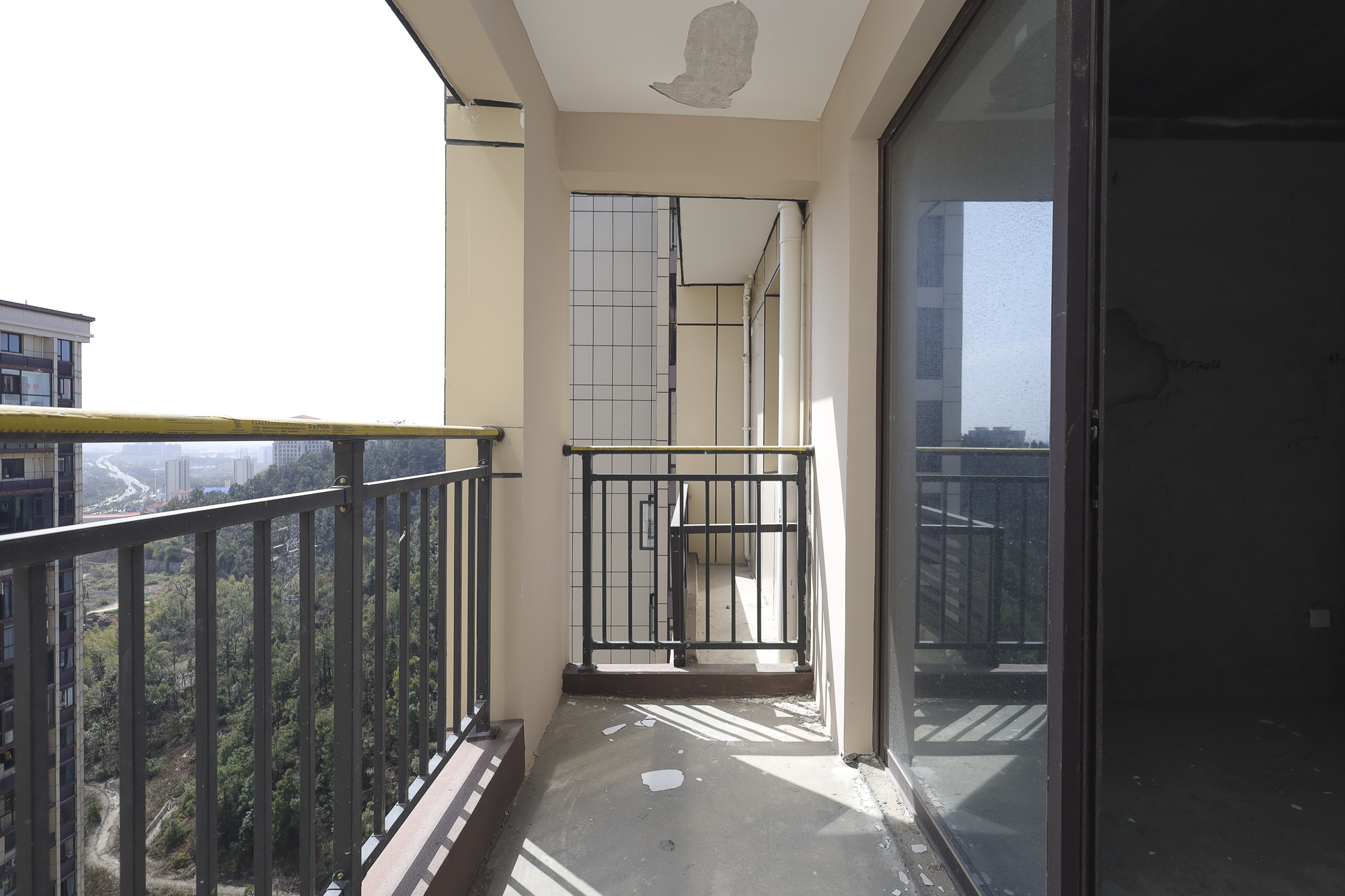 青竹湖曦园  3室2厅2卫    69.8万 青竹湖曦园  3室2厅2卫    69.8万阳台