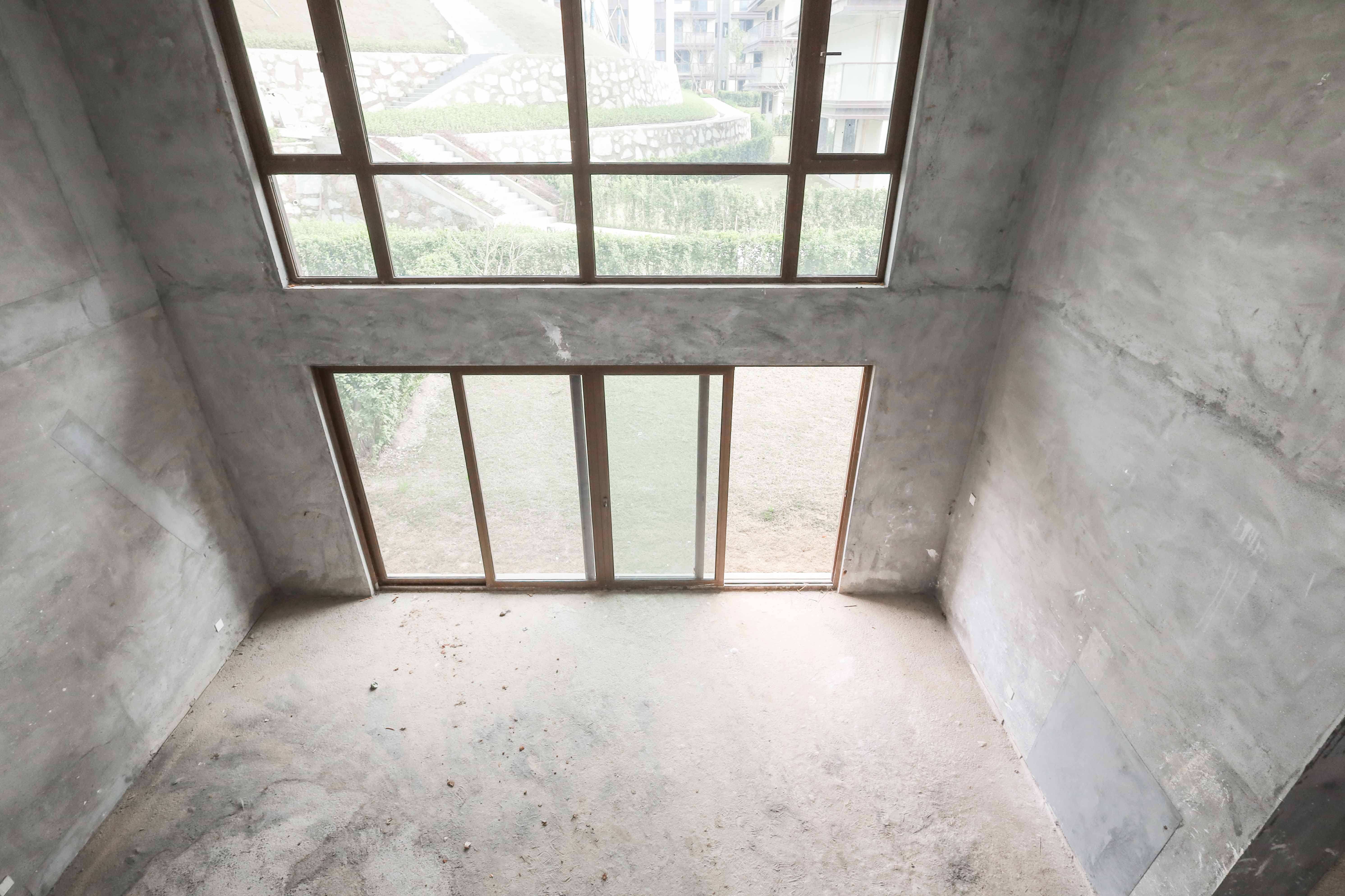 绿地麓湖郡 5室2厅3卫 325.0万 绿地麓湖郡 5室2厅3卫 325.0万客厅